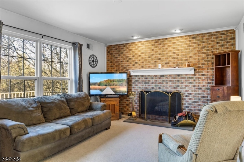 White Twp., New Jersey, 07823, United States, 4 Bedrooms Bedrooms, ,3 BathroomsBathrooms,Residential,For Sale,1989028