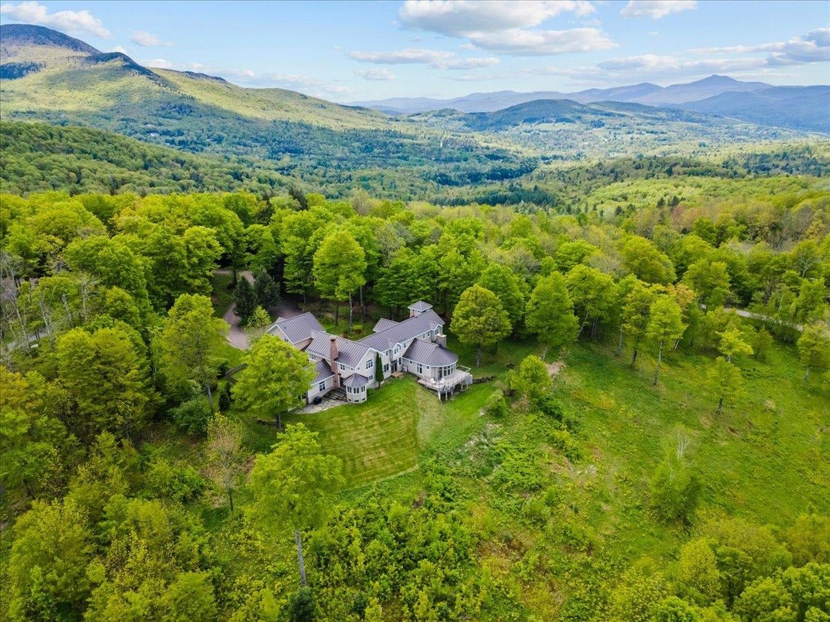 Stowe, Vermont, 05672, United States, 4 Bedrooms Bedrooms, ,6 BathroomsBathrooms,Residential,For Sale,1840116