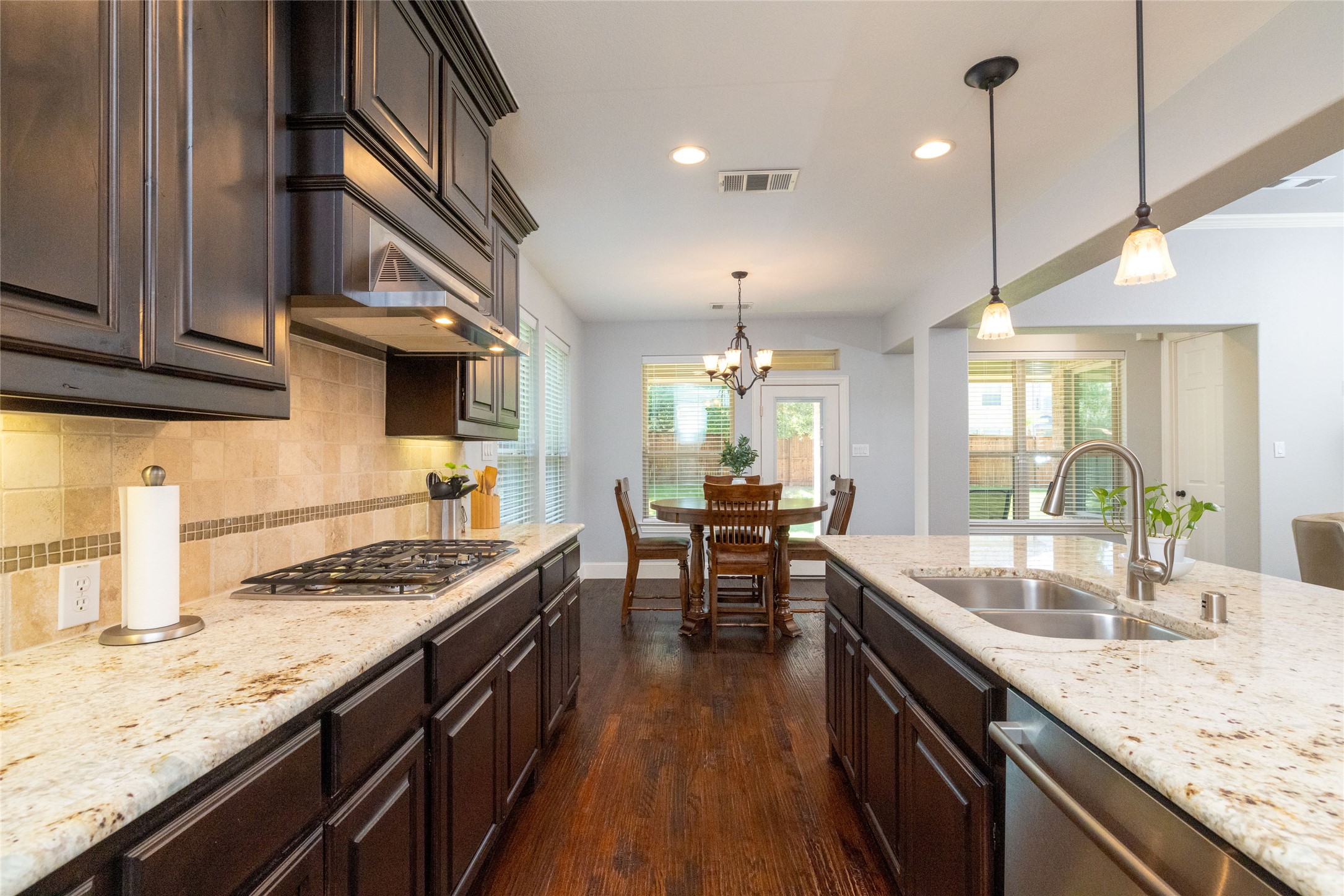 Lantana, Texas, 76226, United States, 3 Bedrooms Bedrooms, ,4 BathroomsBathrooms,Residential,For Sale,1902225