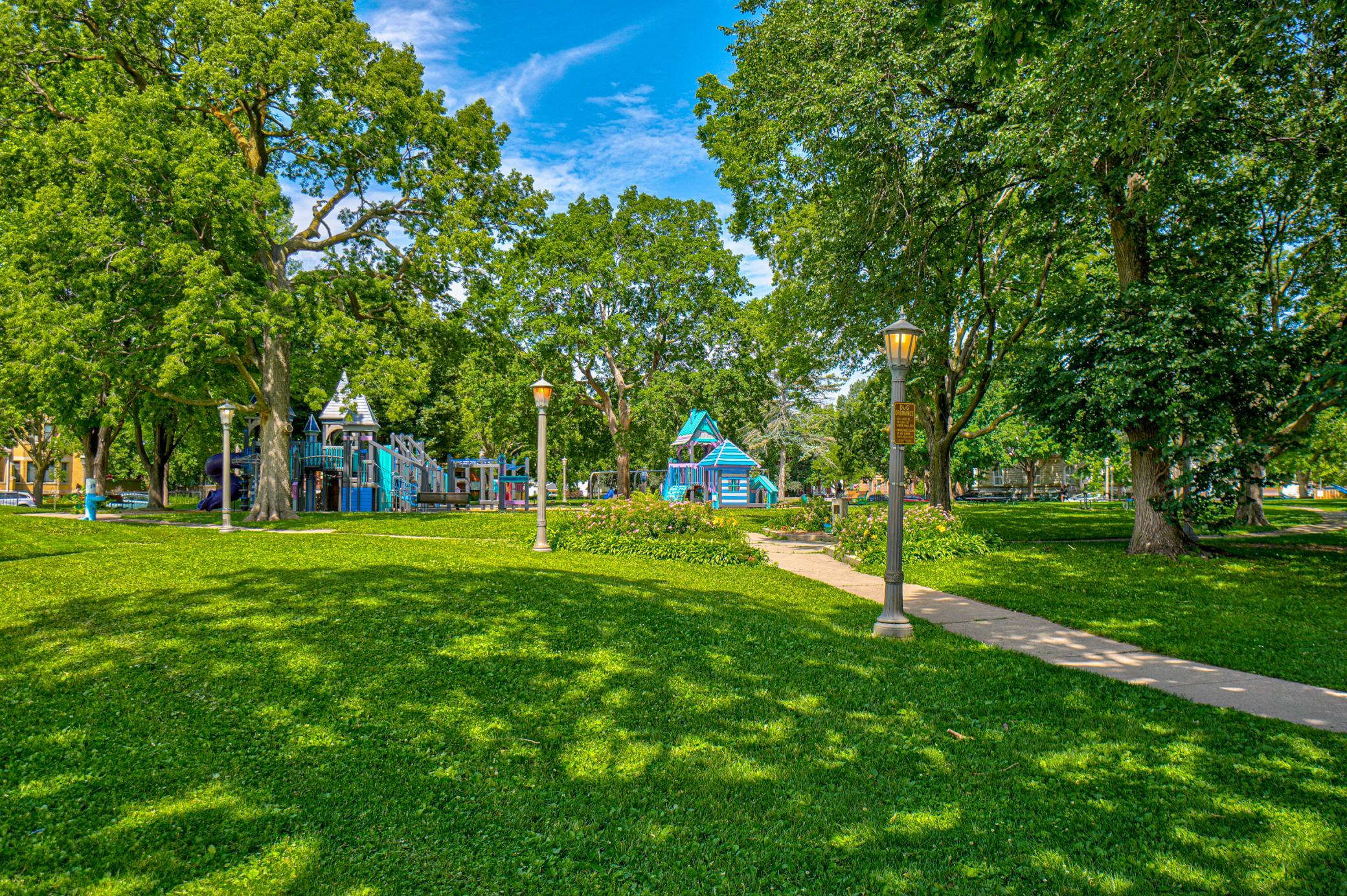 Saint Paul, Minnesota, 55102, United States, 4 Bedrooms Bedrooms, ,2 BathroomsBathrooms,Residential,For Sale,1885162