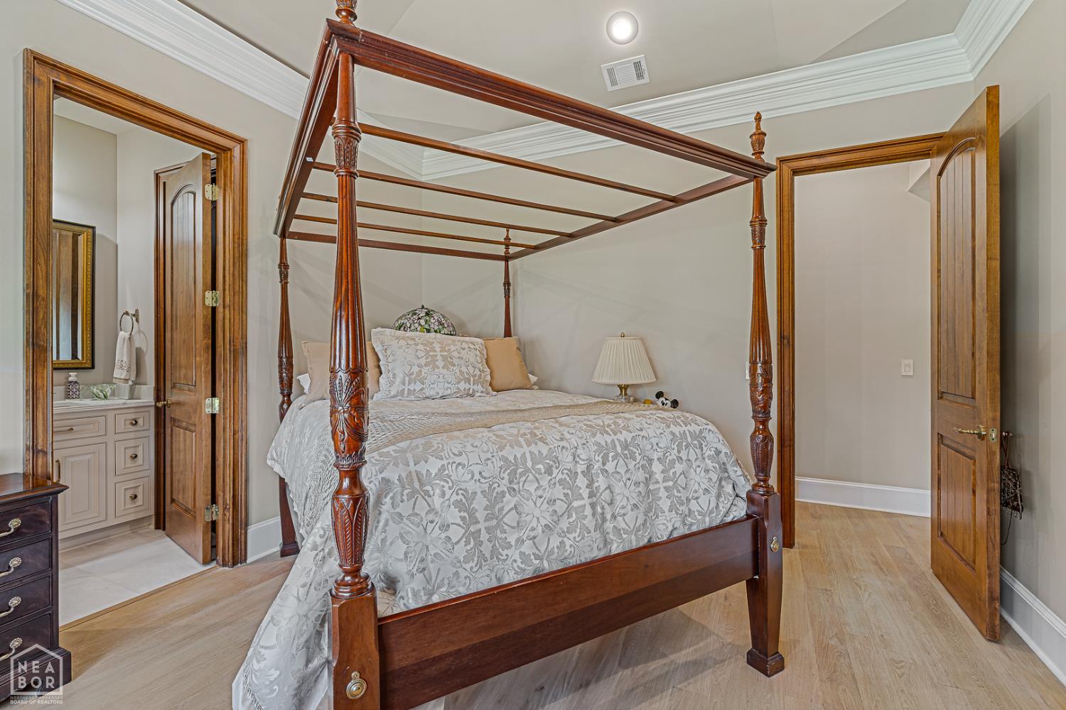 Jonesboro, Arkansas, 72404, United States, ,5 BathroomsBathrooms,Residential,For Sale,1974751