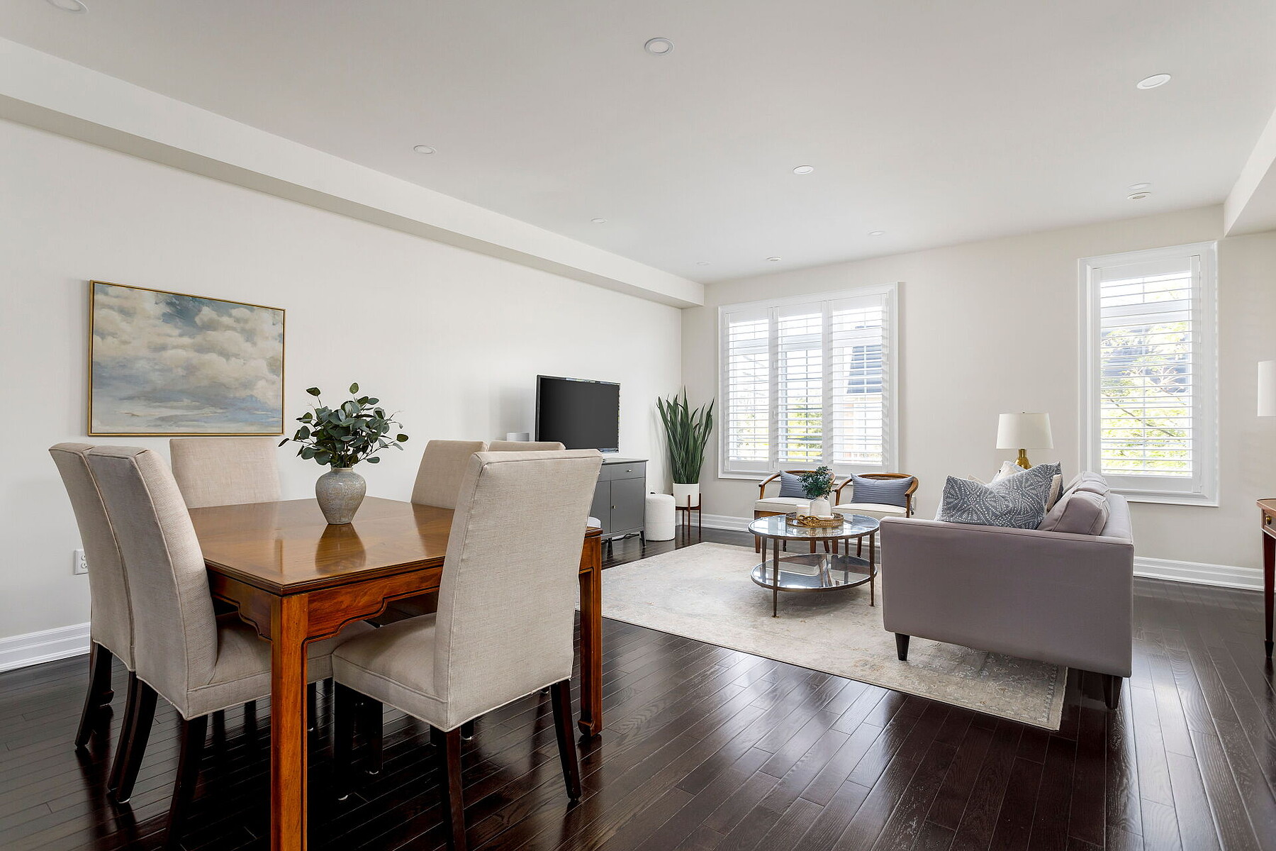  Iconic Lakeview Townhome - 物件實景