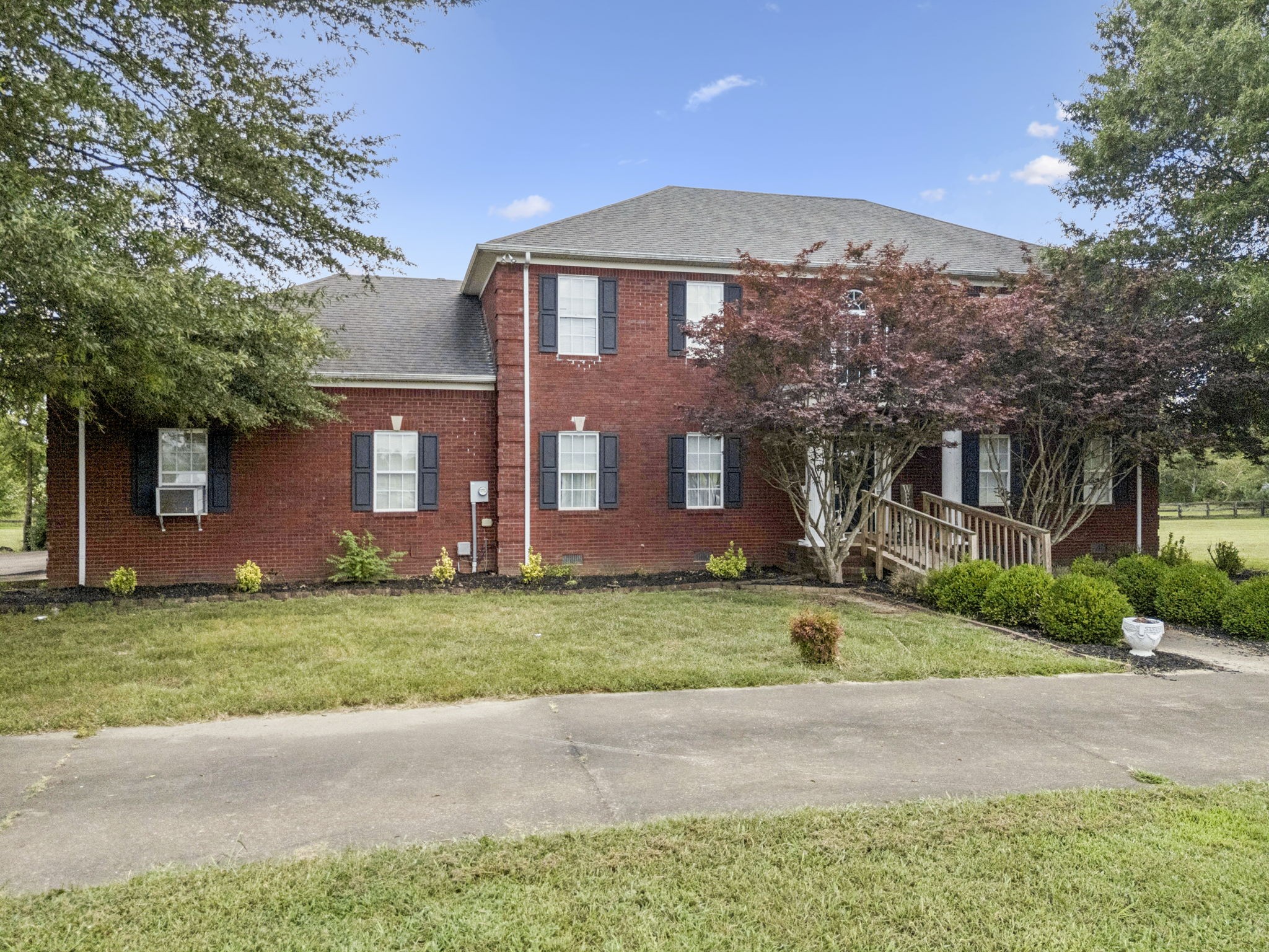 Lawrenceburg, Tennessee, 38464, United States, 5 Bedrooms Bedrooms, ,4 BathroomsBathrooms,Residential,For Sale,1918040