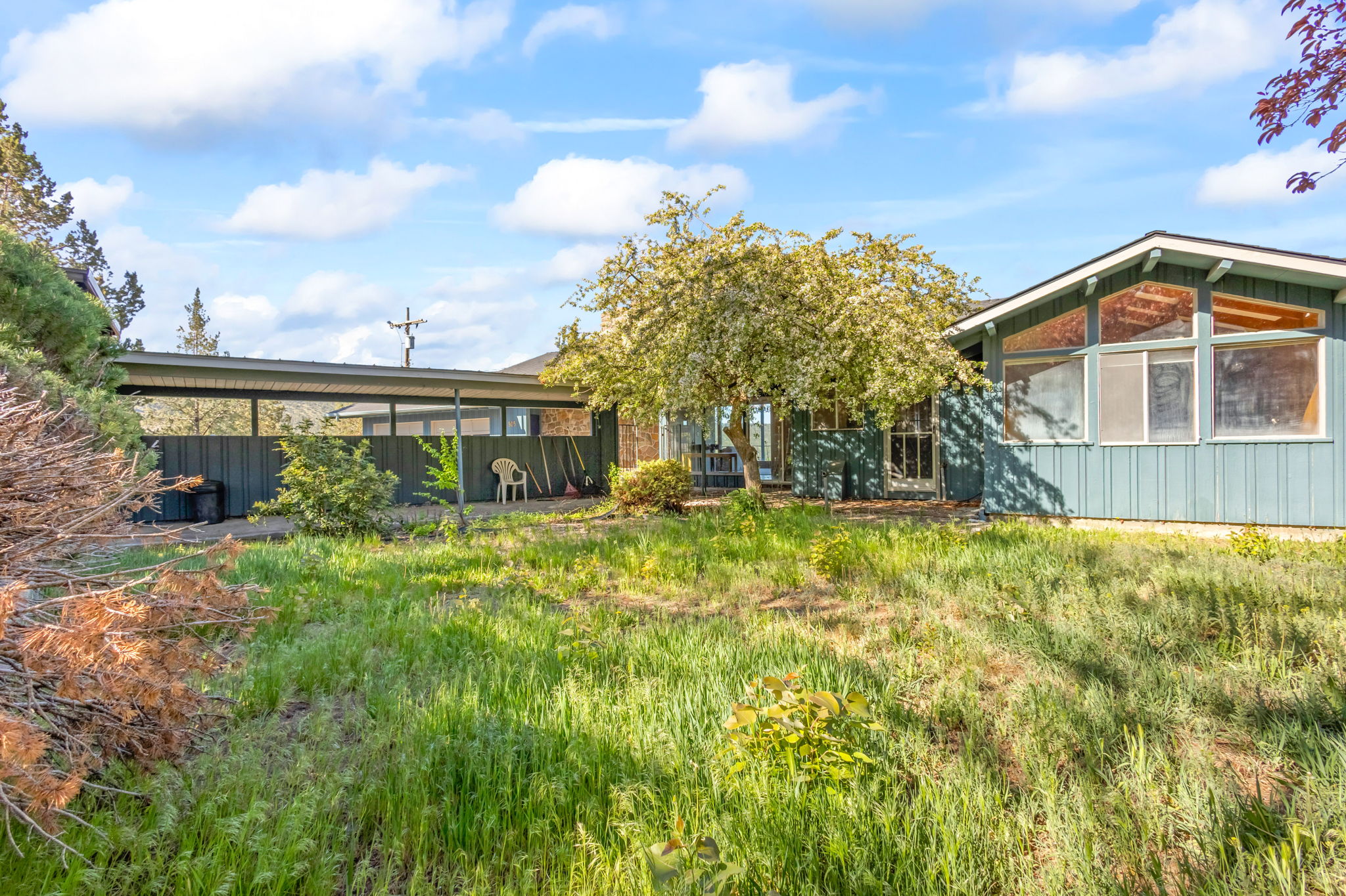 Prineville, Oregon, 97754, United States, 3 Bedrooms Bedrooms, ,2 BathroomsBathrooms,Residential,For Sale,1919423