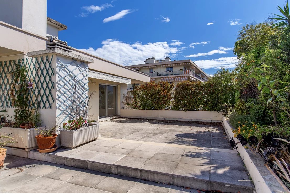 Nice, Provence-Alpes-Côte d’Azur, 06000, FR, 3 Bedrooms Bedrooms, ,3 BathroomsBathrooms,Residential,For Sale,1927436