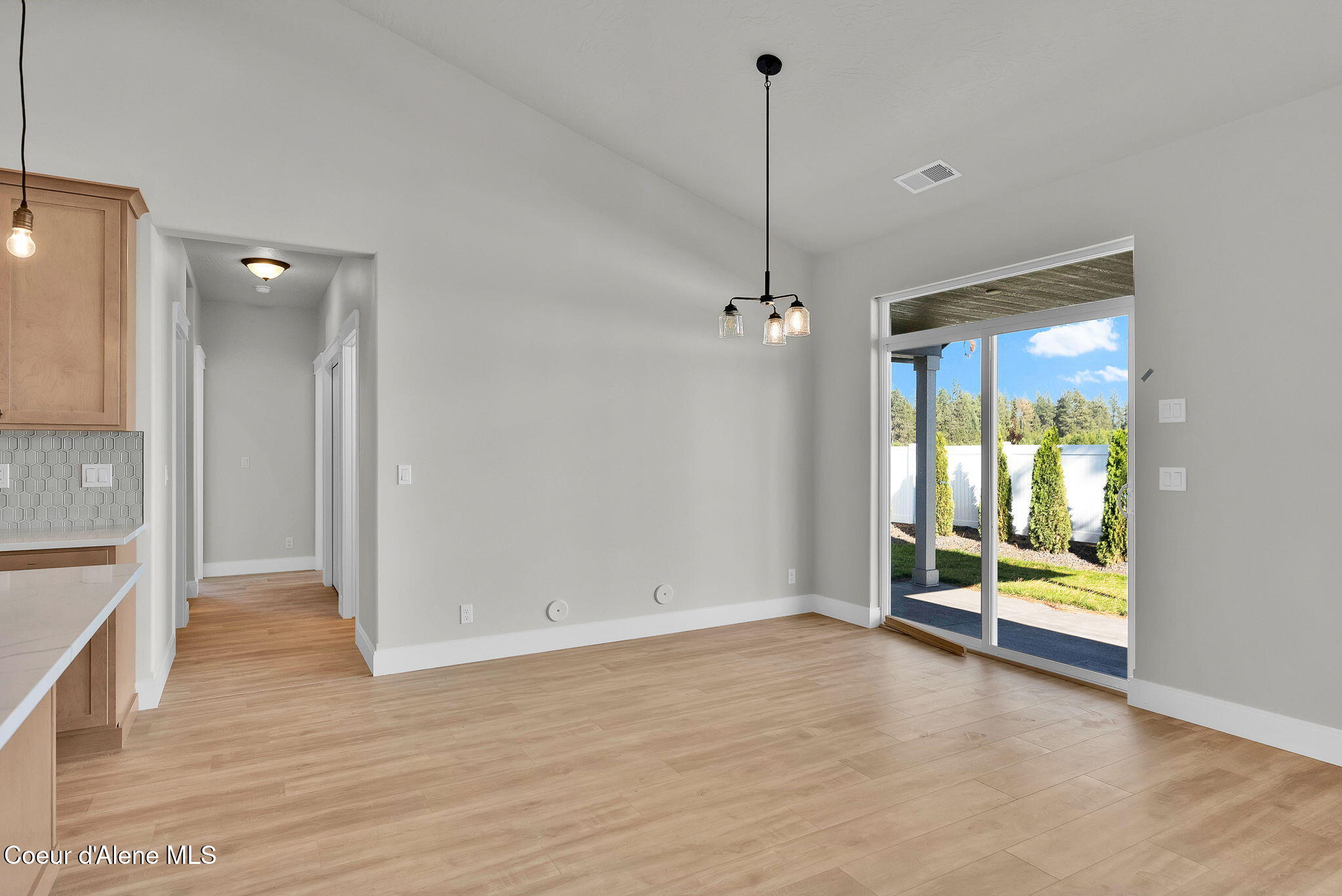 Rathdrum, Idaho, 83858, United States, 3 Bedrooms Bedrooms, ,1 BathroomBathrooms,Residential,For Sale,1999079