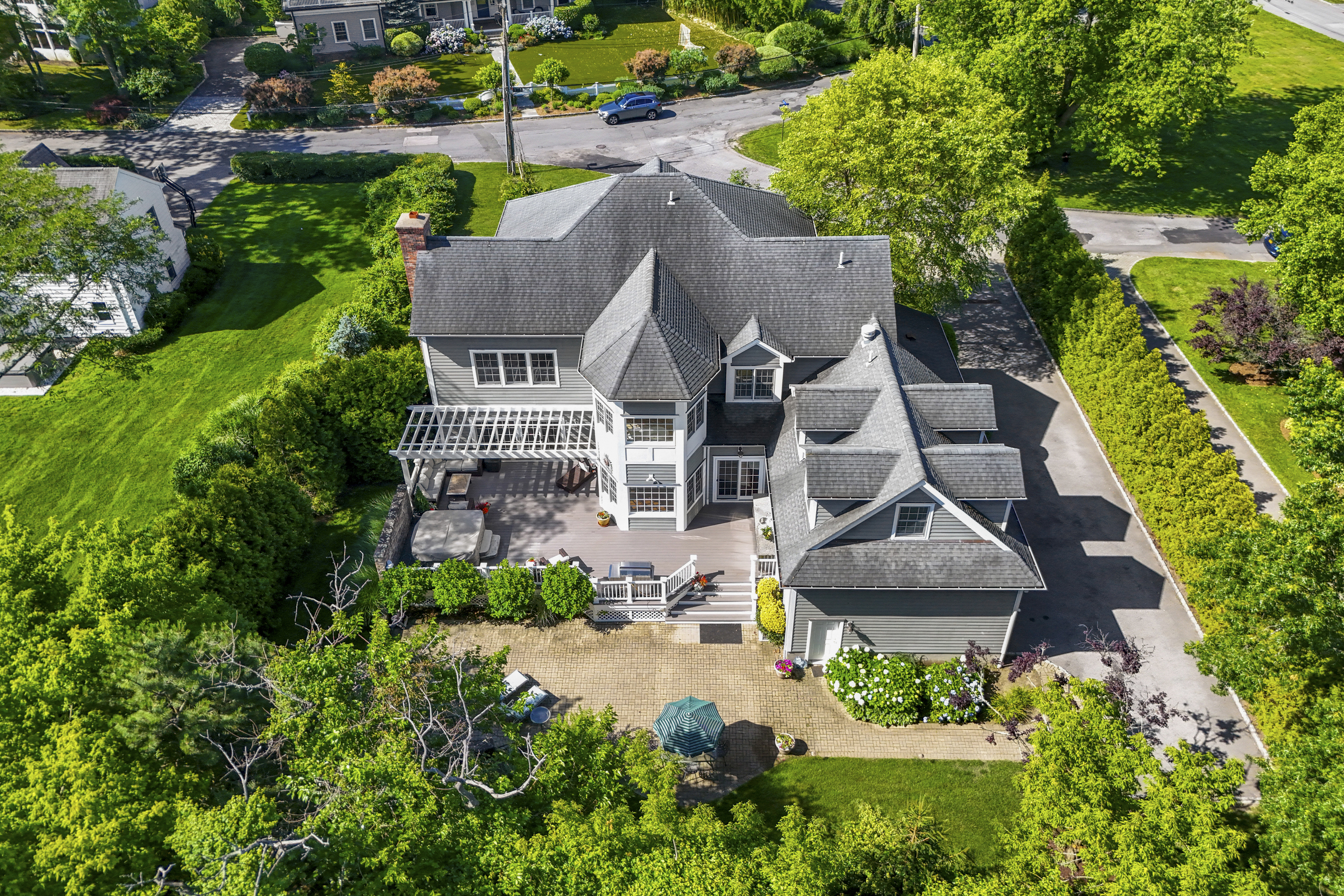  Elegant Larchmont Colonial - 物件實景