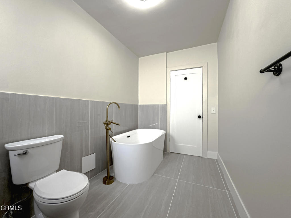 Los Angeles, California, 90036, United States, ,Residential,For Sale,1730001