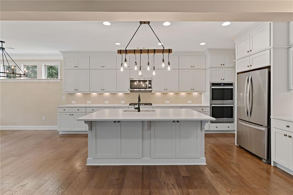Cumming, Georgia, 30040, United States, 6 Bedrooms Bedrooms, ,5 BathroomsBathrooms,Residential,For Sale,1895159