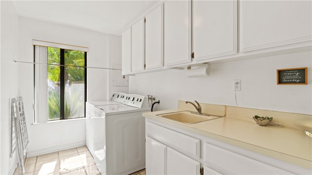 Riverside, California, 92503, United States, 4 Bedrooms Bedrooms, ,3 BathroomsBathrooms,Residential,For Sale,1977398