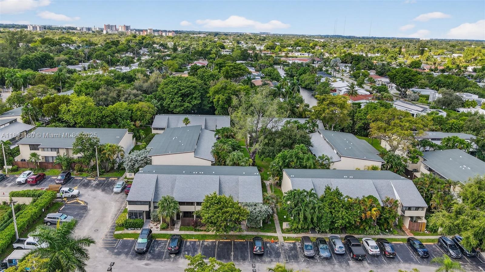 Miami, Florida, 33180, United States, 3 Bedrooms Bedrooms, ,3 BathroomsBathrooms,Residential,For Sale,1961045