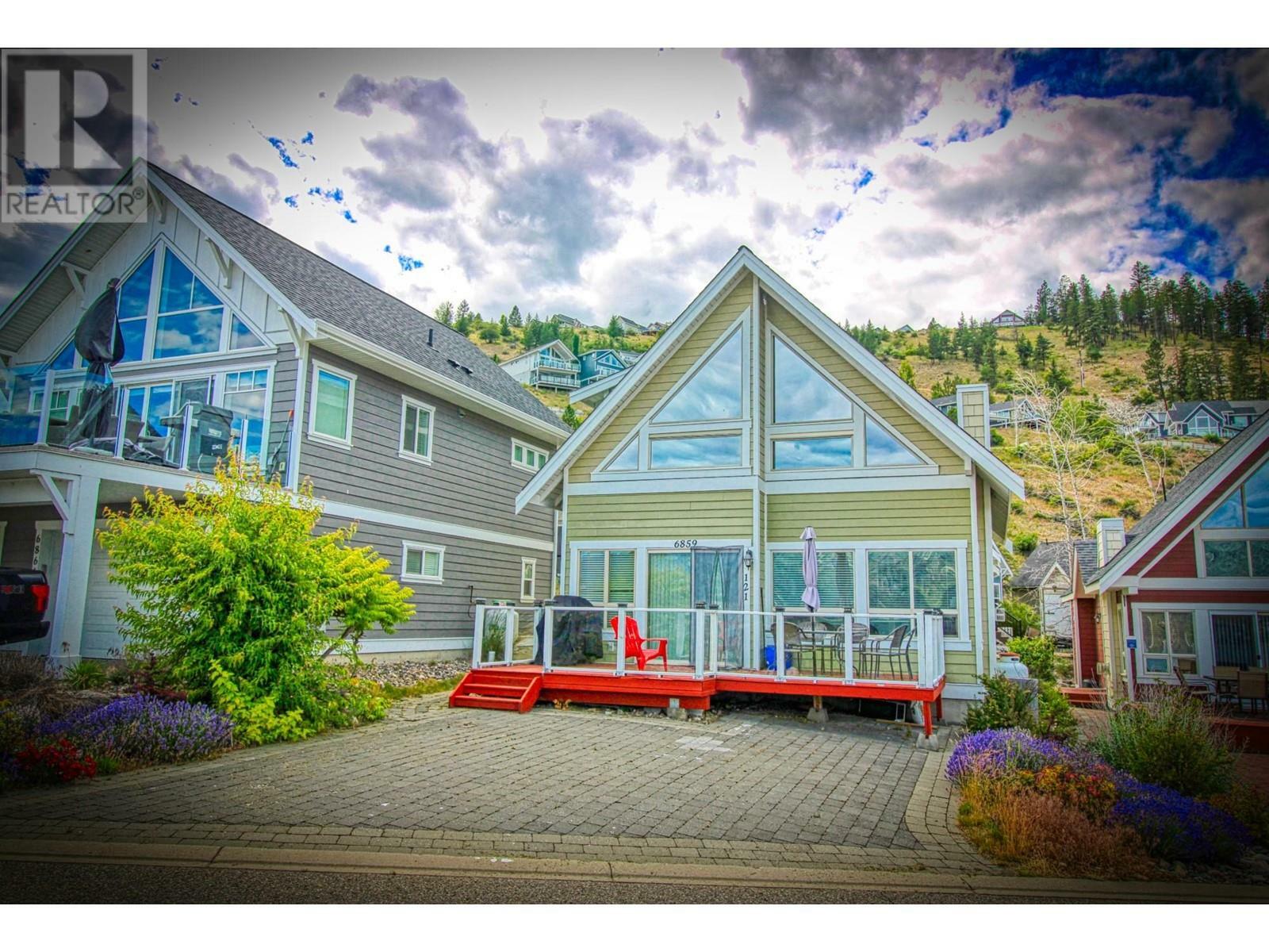 KELOWNA, British Columbia, V1Z 3R8, CA, 3 Bedrooms Bedrooms, ,2 BathroomsBathrooms,Residential,For Sale,1837259