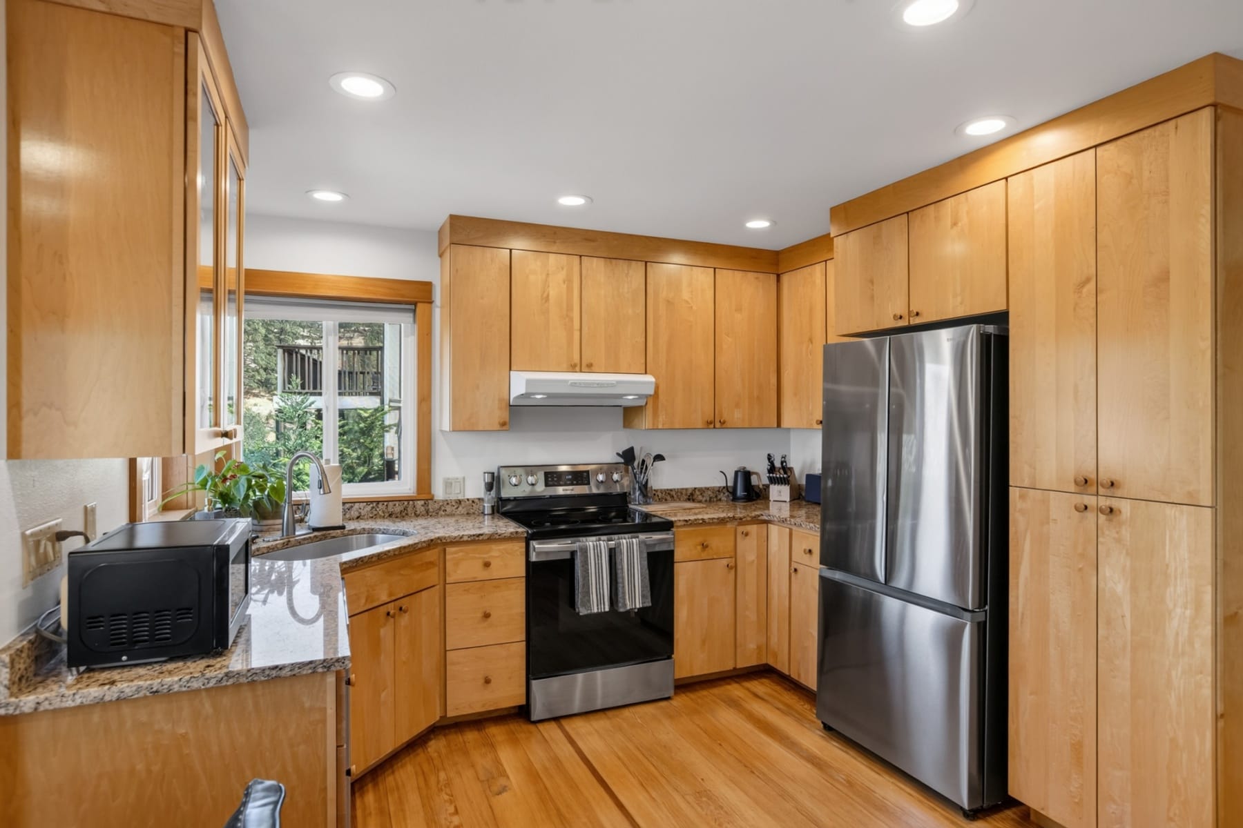  407 HUSKEY RD Mosier, OR 97040 - 物件實景