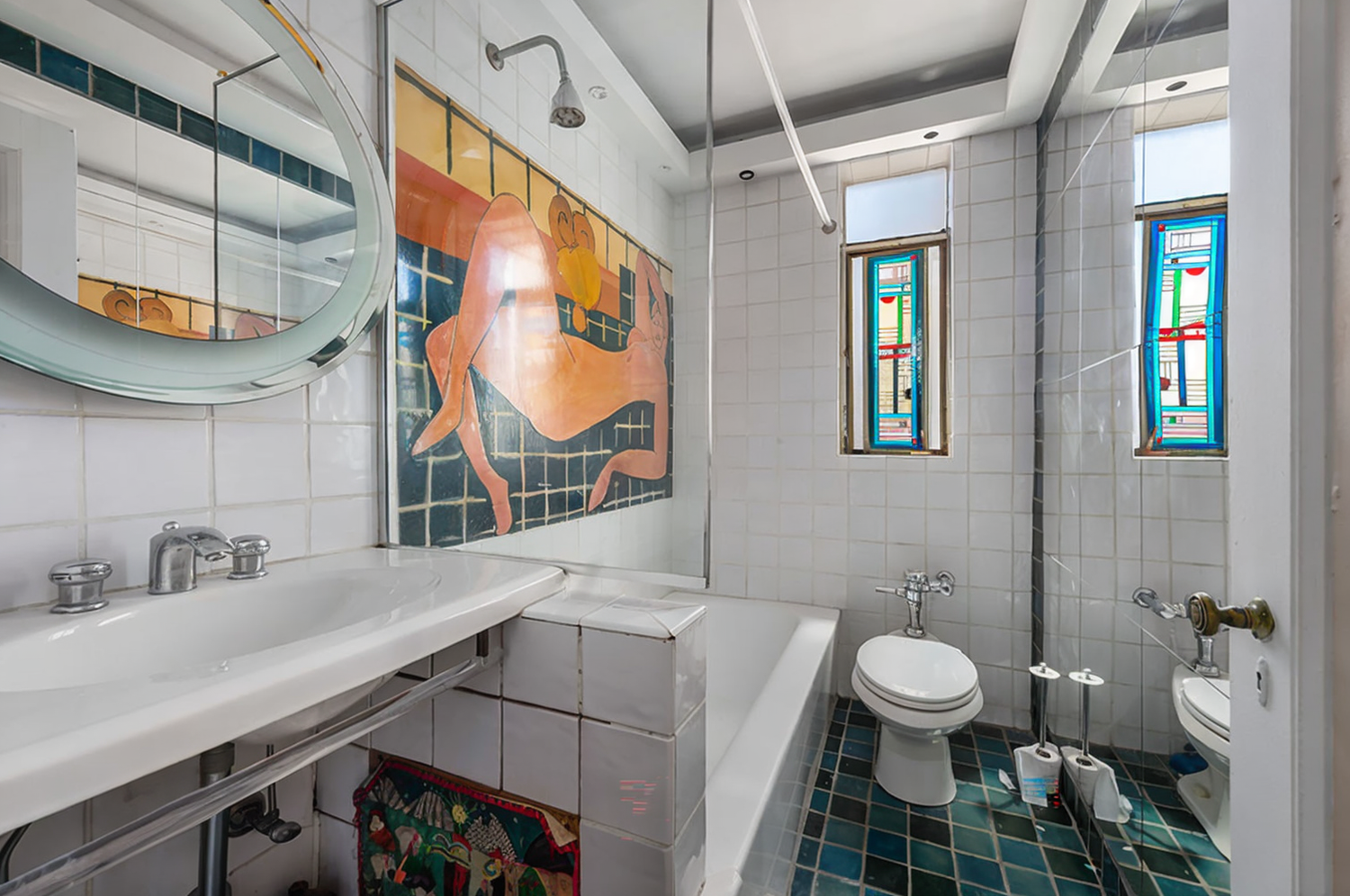 New York City, New York, 10024, United States, 4 Bedrooms Bedrooms, ,3 BathroomsBathrooms,Residential,For Sale,1760875