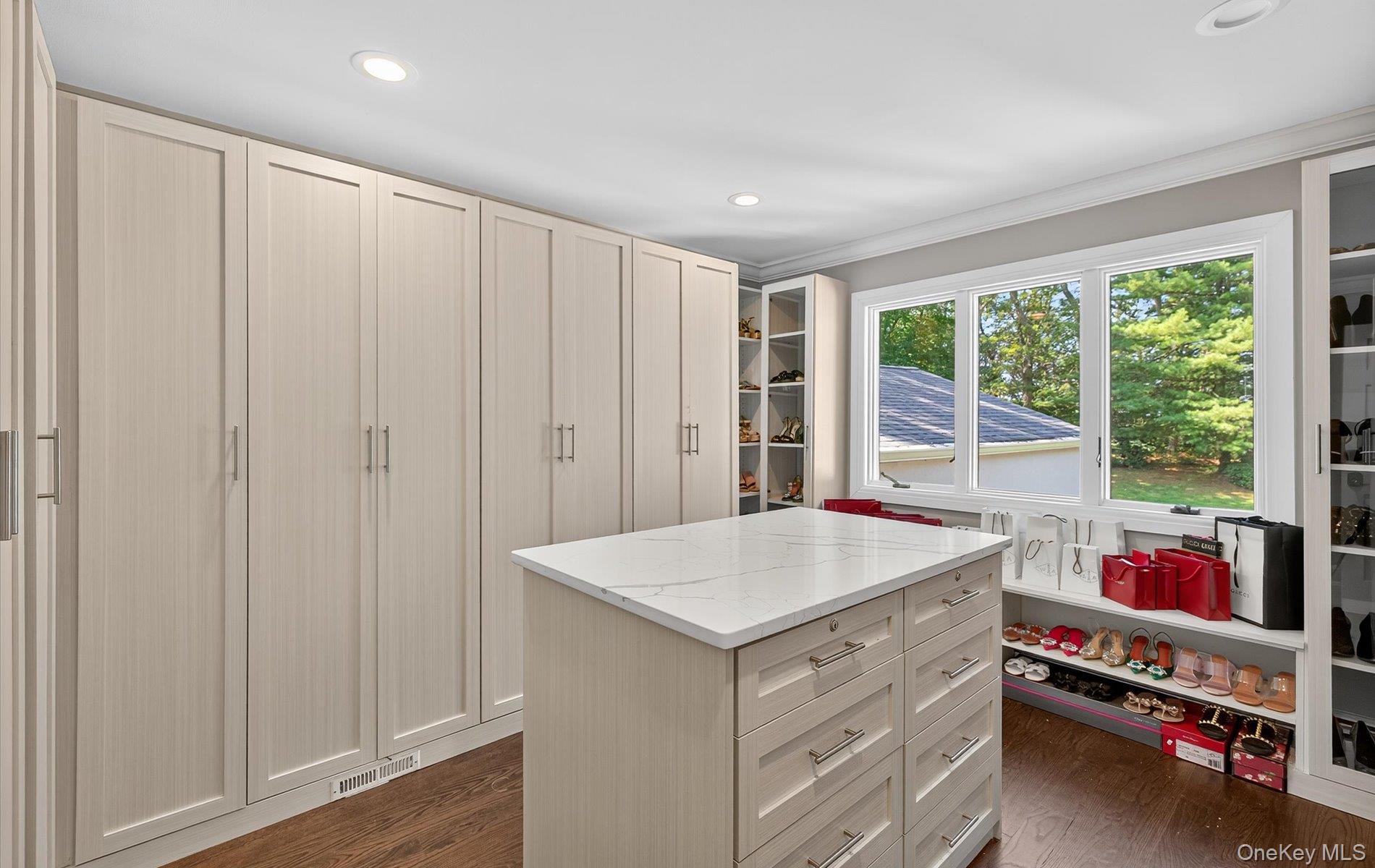 Woodbury, New York, 11797, United States, 5 Bedrooms Bedrooms, ,6 BathroomsBathrooms,Residential,For Sale,1918098