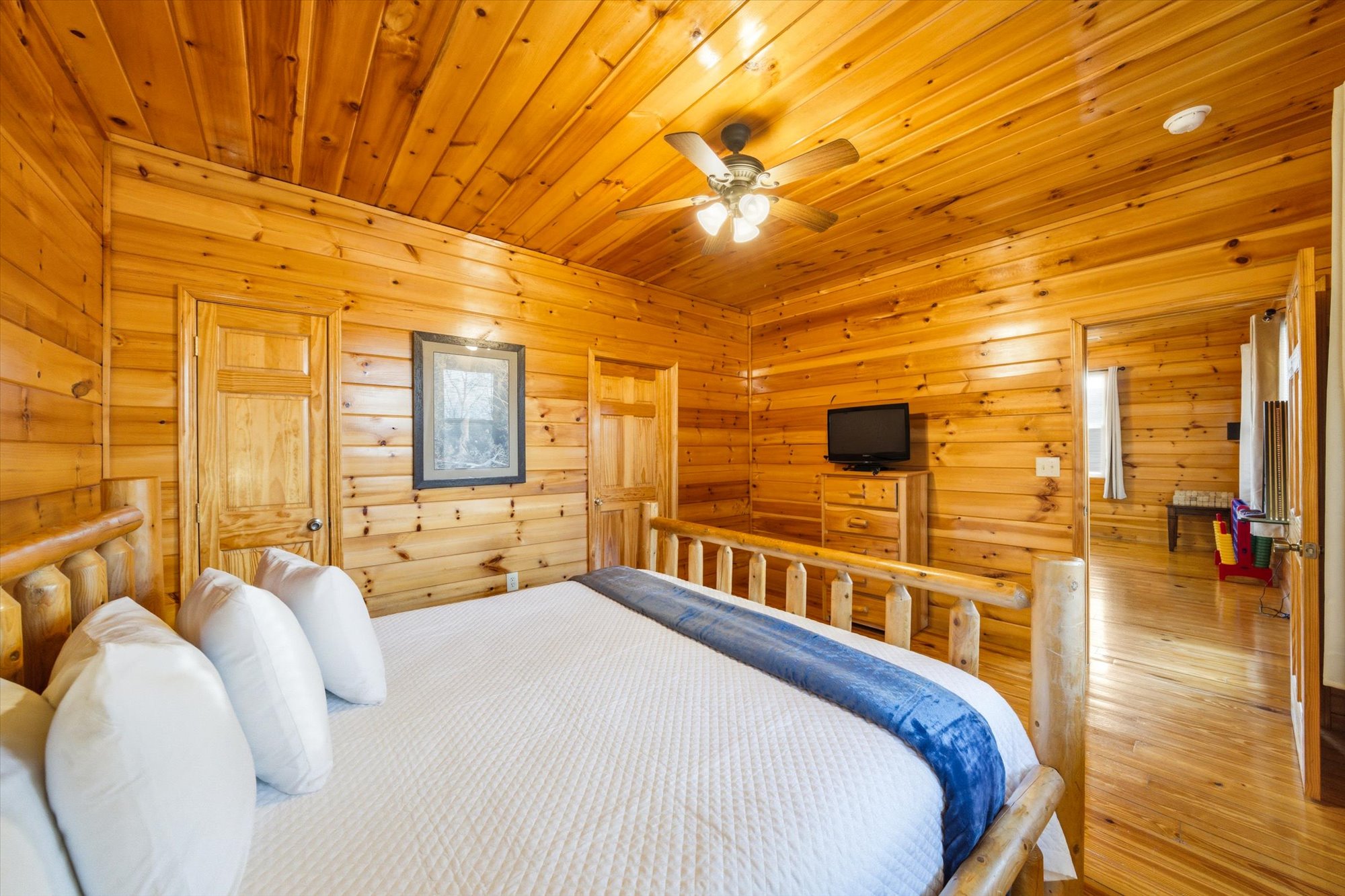 Sevierville, Tennessee, 37876-3406, United States, 3 Bedrooms Bedrooms, ,5 BathroomsBathrooms,Residential,For Sale,2048789