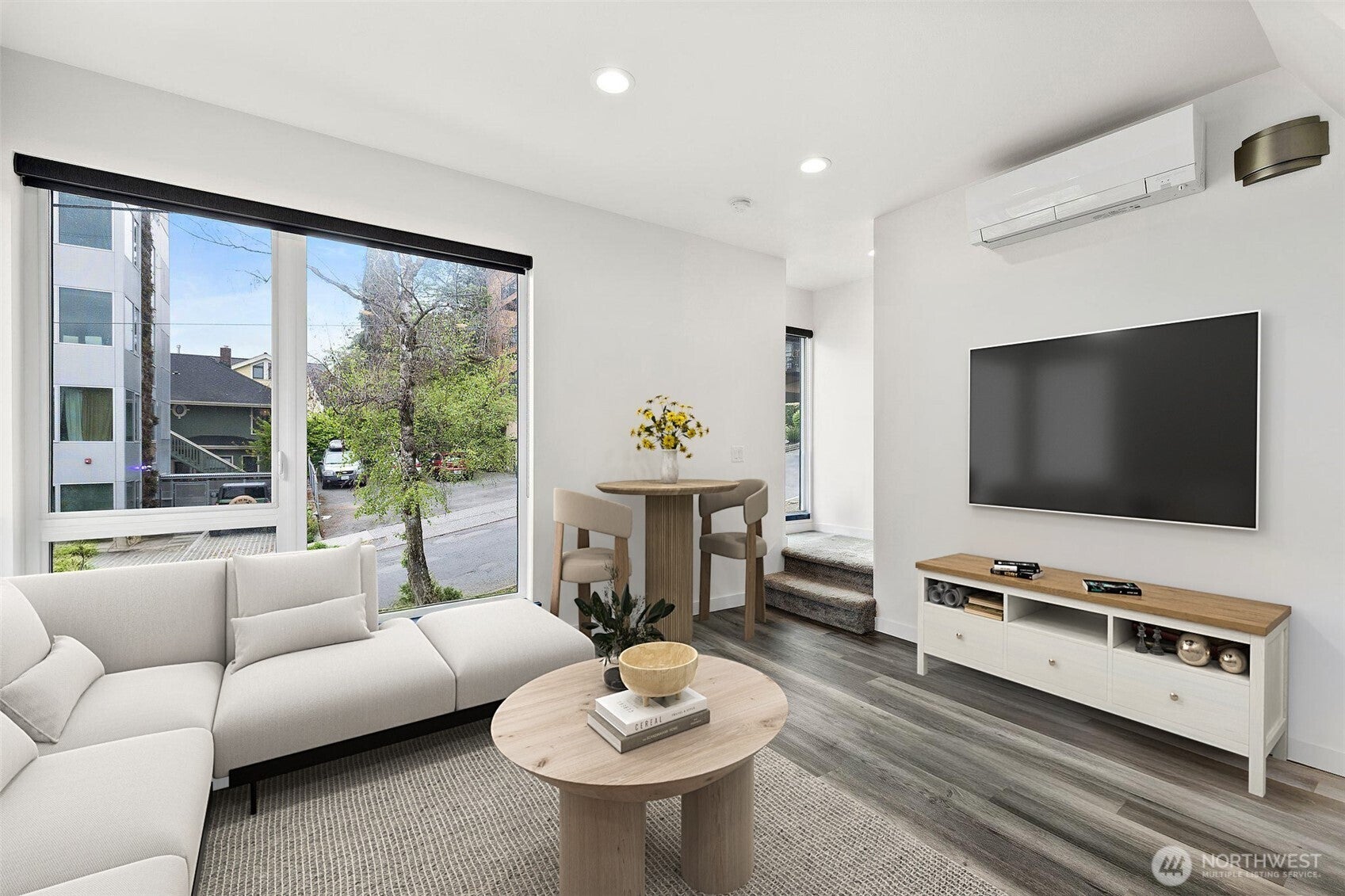 Seattle, Washington, 98102, United States, 2 Bedrooms Bedrooms, ,1 BathroomBathrooms,Residential,For Sale,1980377