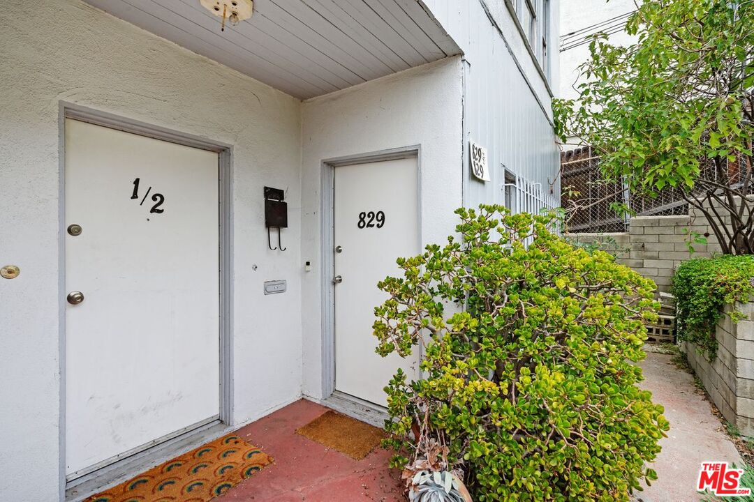 827 Lucile Ave, Los Angeles, California, 90026, United States, 6 Bedrooms Bedrooms, ,Residential,For Sale,827 Lucile Ave,1626659