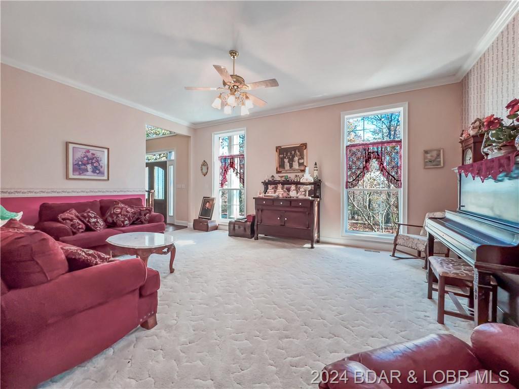 Camdenton, Missouri, 65020, United States, 5 Bedrooms Bedrooms, ,5 BathroomsBathrooms,Residential,For Sale,1850367