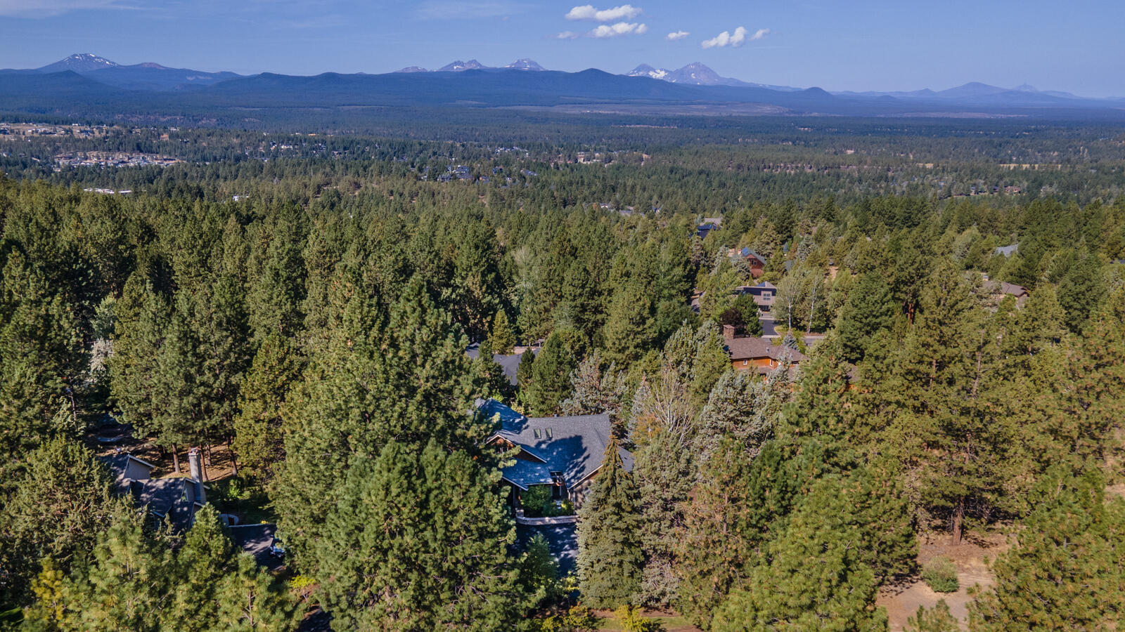 Bend, Oregon, 97703, United States, 4 Bedrooms Bedrooms, ,5 BathroomsBathrooms,Residential,For Sale,1979123