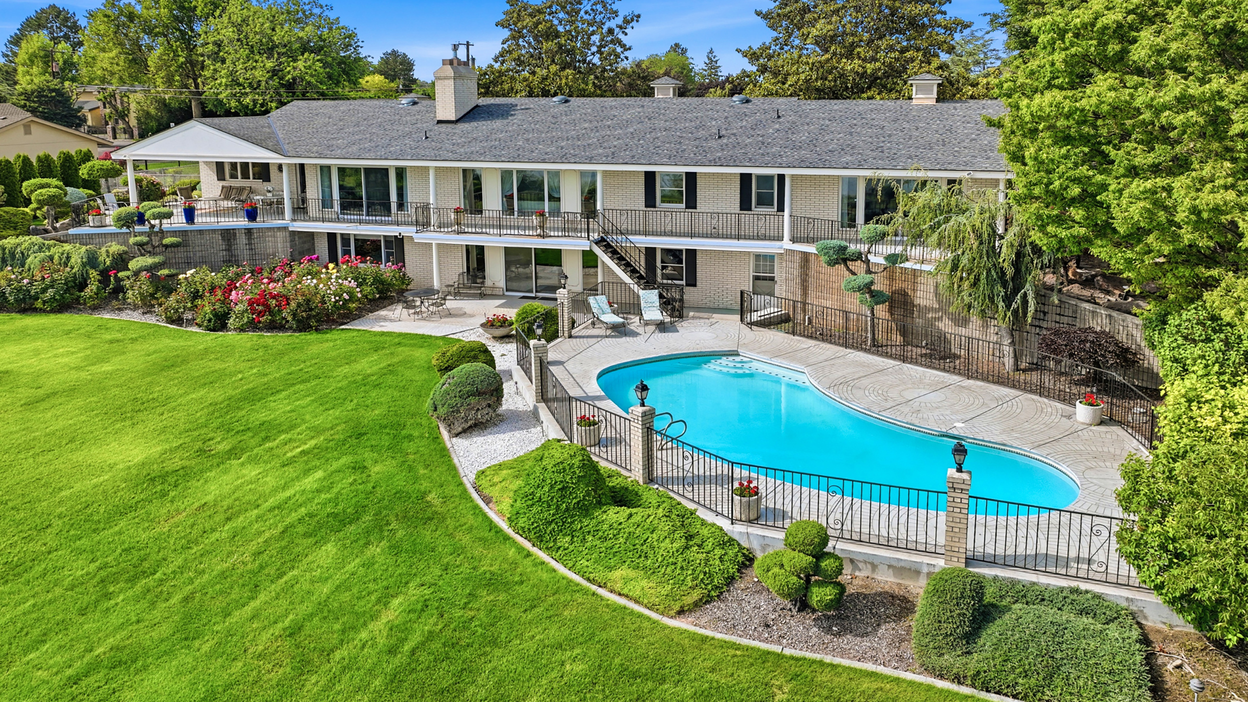  Prime Columbia River Frontage, Pool, large lot - 物件實景