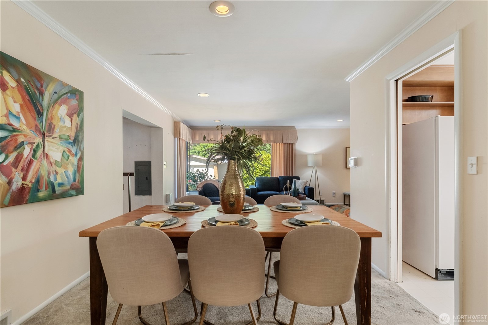 Kirkland, Washington, 98033, United States, 3 Bedrooms Bedrooms, ,2 BathroomsBathrooms,Residential,For Sale,1904417