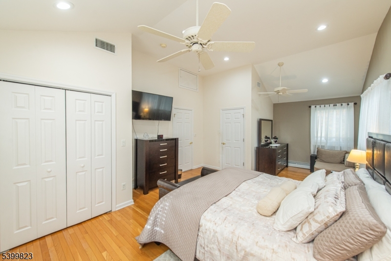 Clifton City, New Jersey, 07013, United States, 5 Bedrooms Bedrooms, ,4 BathroomsBathrooms,Residential,For Sale,2001932