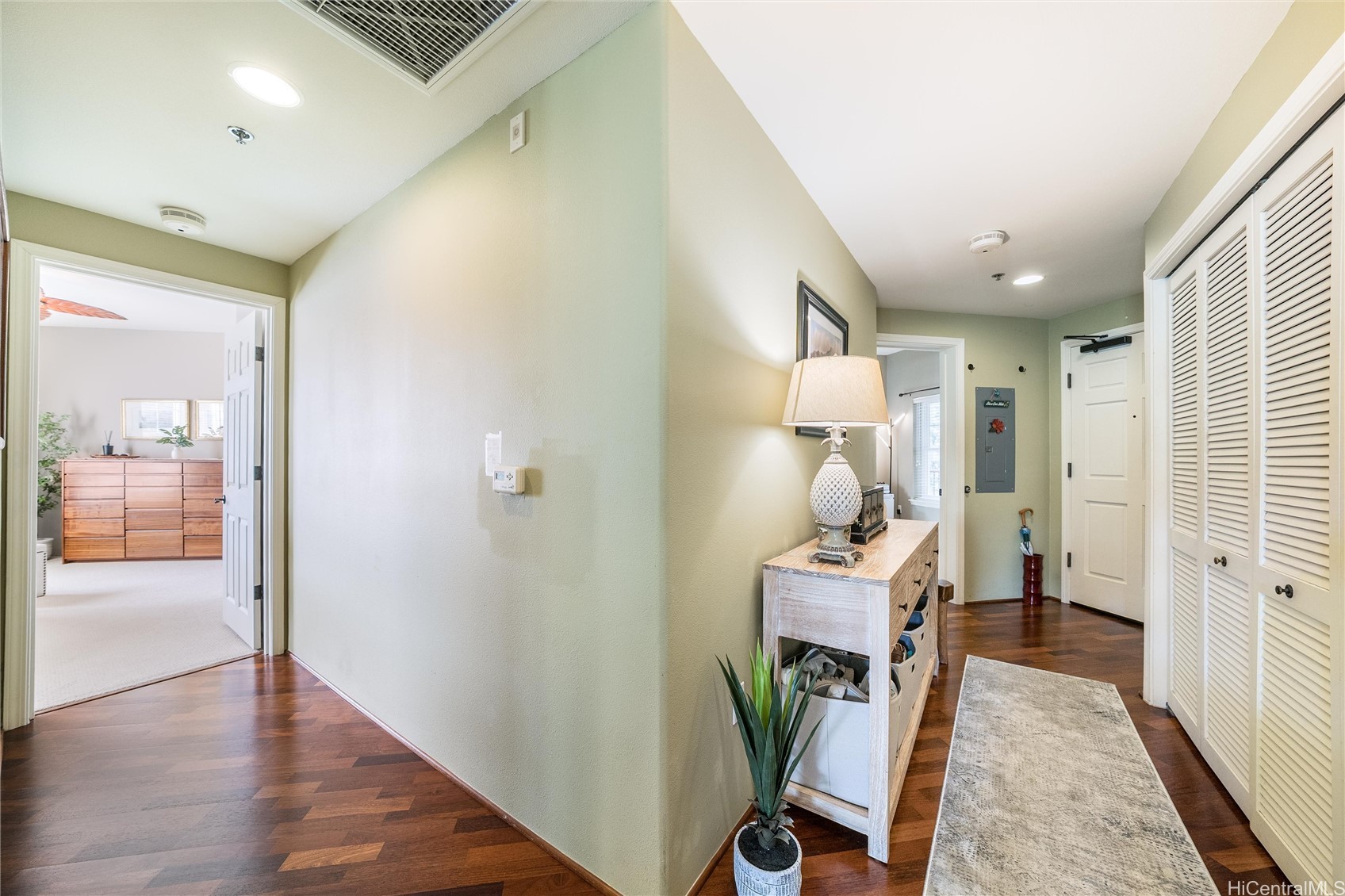 Honolulu, Hawaii, 96825, United States, 3 Bedrooms Bedrooms, ,2 BathroomsBathrooms,Residential,For Sale,1885693