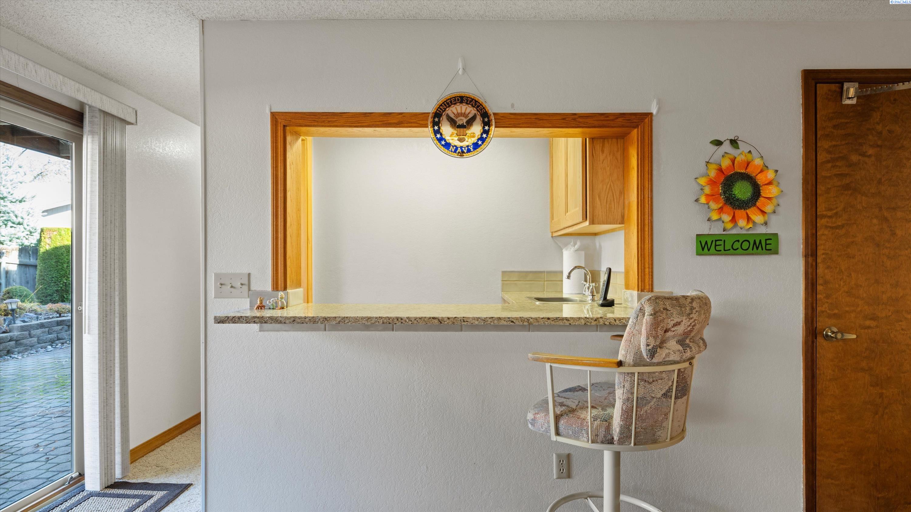 Richland, Washington, 99352, United States, 5 Bedrooms Bedrooms, ,1 BathroomBathrooms,Residential,For Sale,1991452