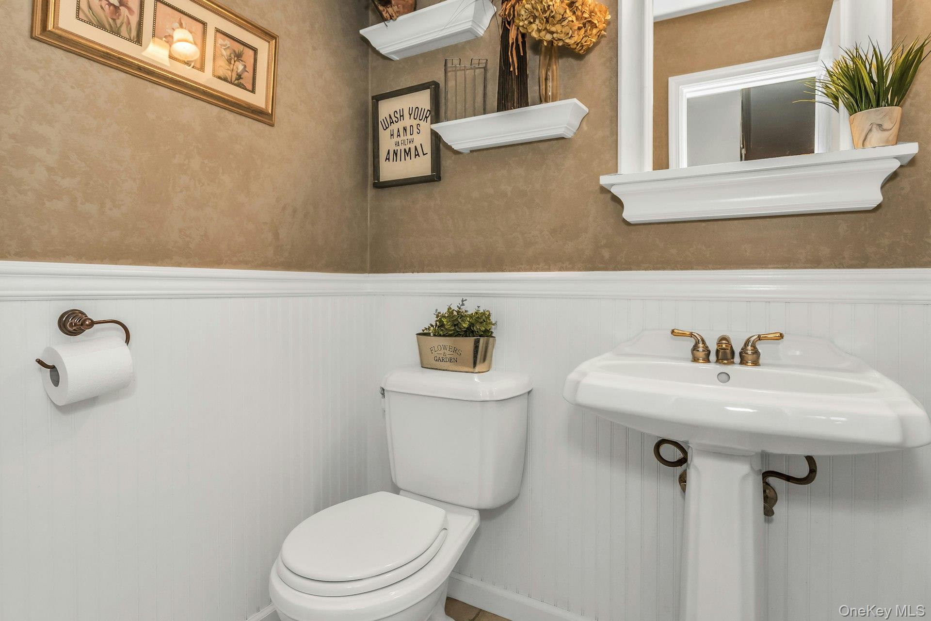 Northport, New York, 11768, United States, 4 Bedrooms Bedrooms, ,3 BathroomsBathrooms,Residential,For Sale,1988277