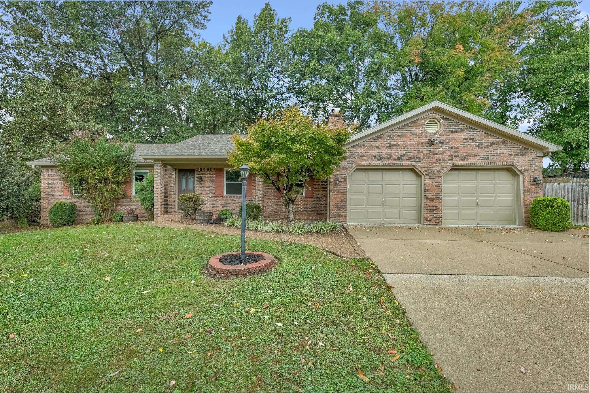Green Hill Dr, Evansville, IN 47711