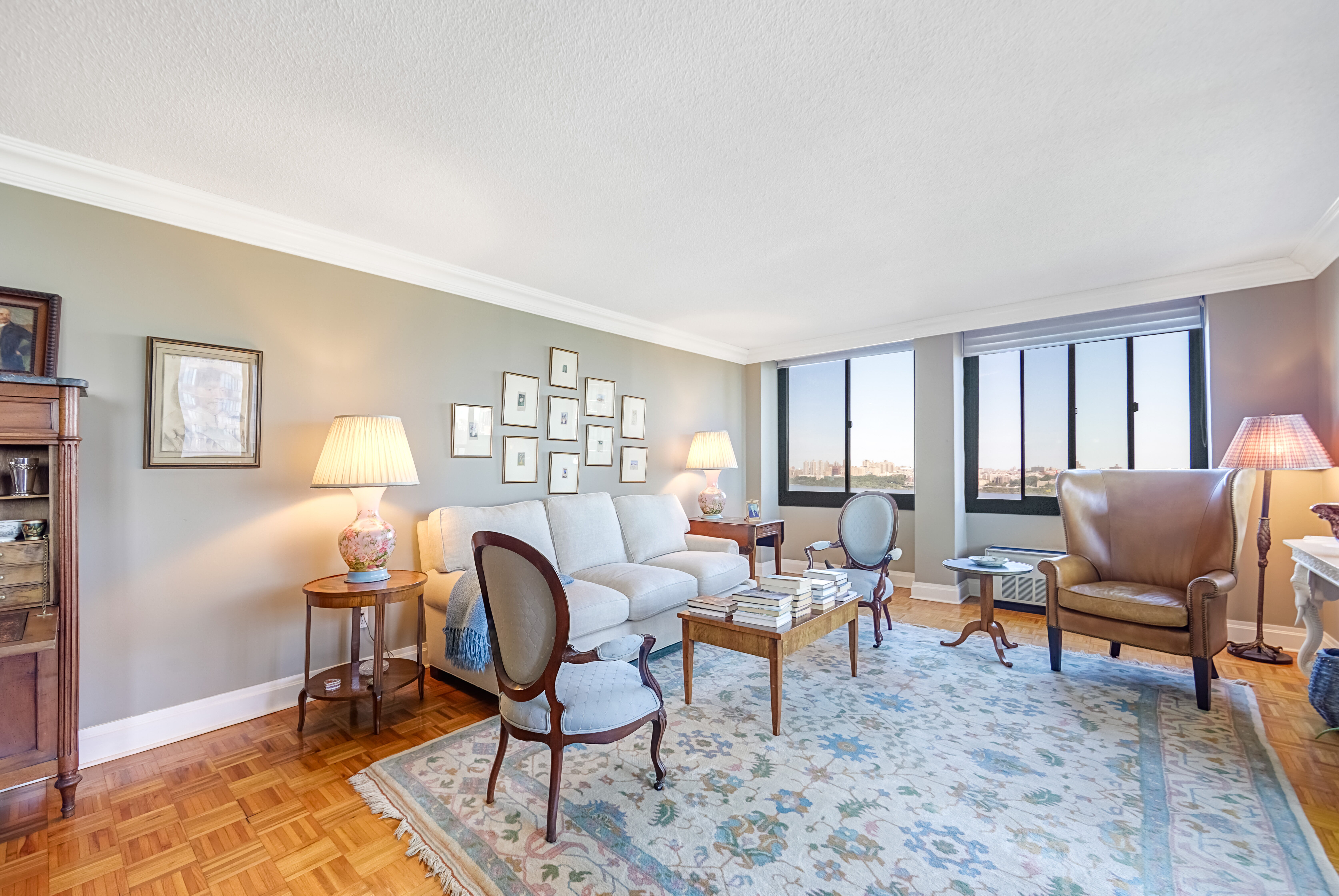 Cliffside Park, New Jersey, 07010, United States, 3 Bedrooms Bedrooms, ,3 BathroomsBathrooms,Residential,For Sale,1978167