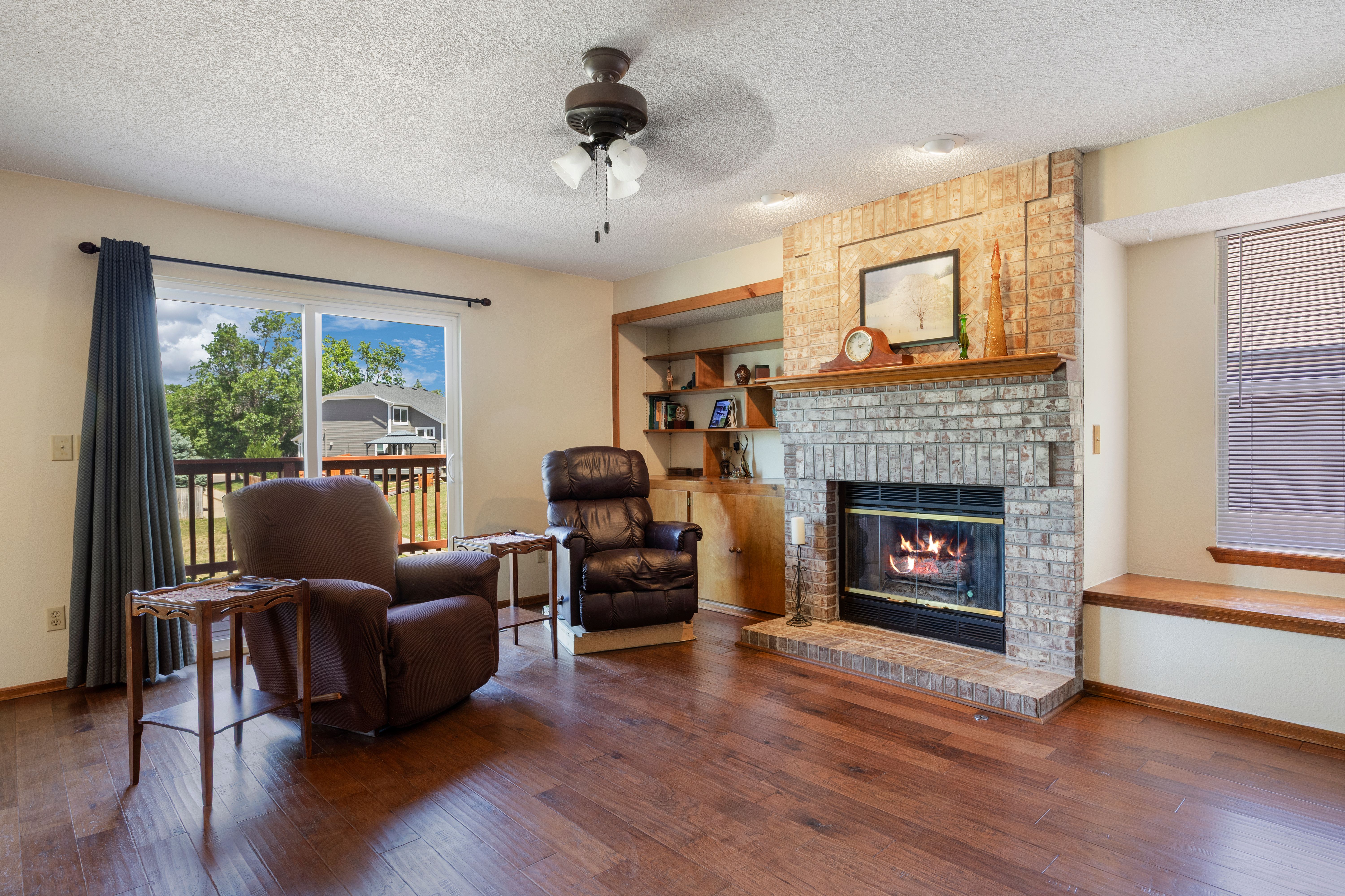 Wonderful 2 Story with finished walk-out basement. - 物件實景