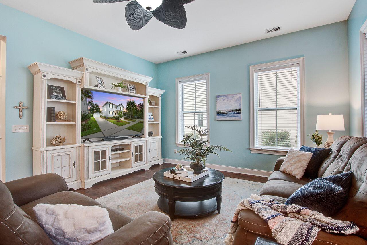 Mount Pleasant, South Carolina, 29466, United States, 4 Bedrooms Bedrooms, ,3 BathroomsBathrooms,Residential,For Sale,1966784