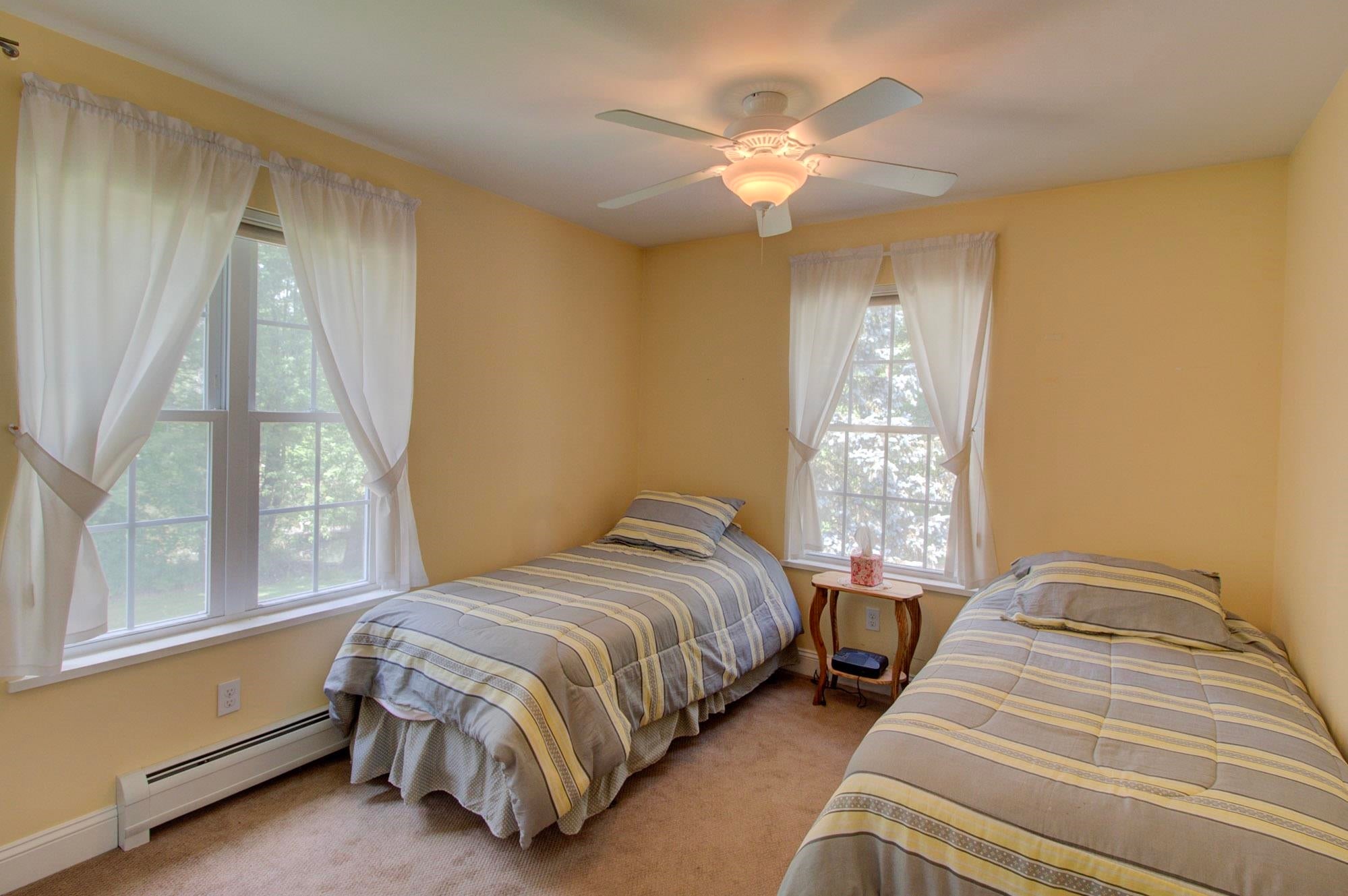 Alburgh, Vermont, 05440, United States, 5 Bedrooms Bedrooms, ,1 BathroomBathrooms,Residential,For Sale,1885348