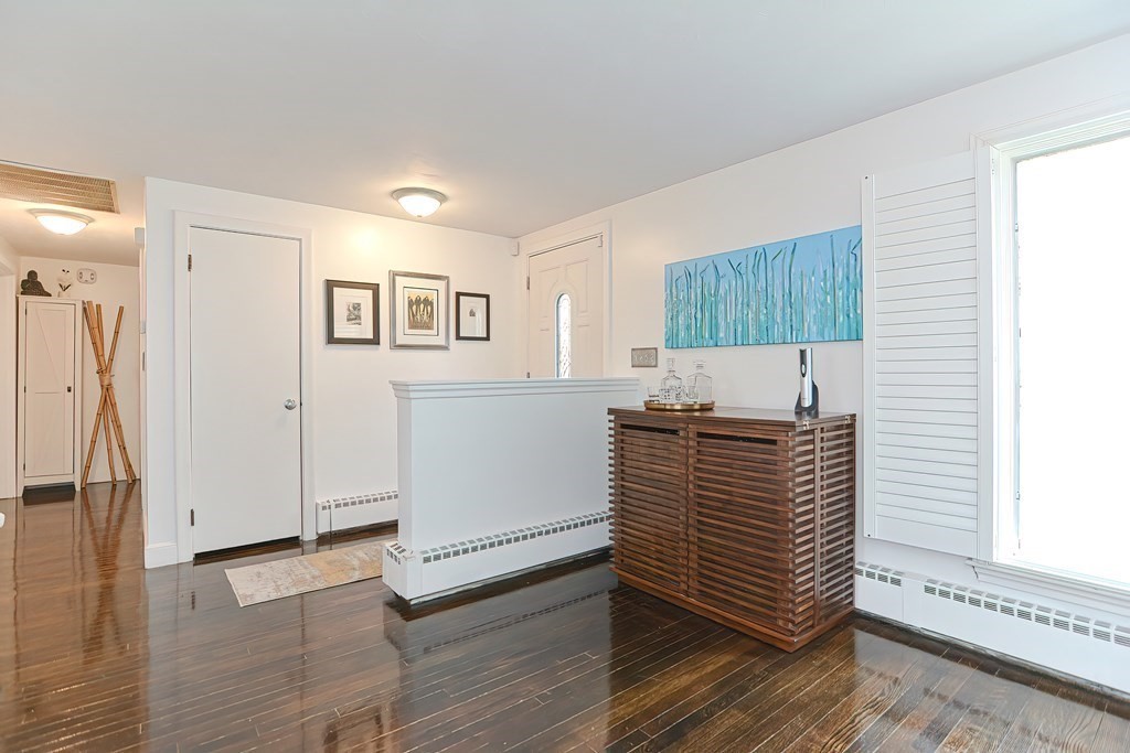 Dedham, Massachusetts, 02026, United States, 3 Bedrooms Bedrooms, ,2 BathroomsBathrooms,Residential,For Sale,1945023