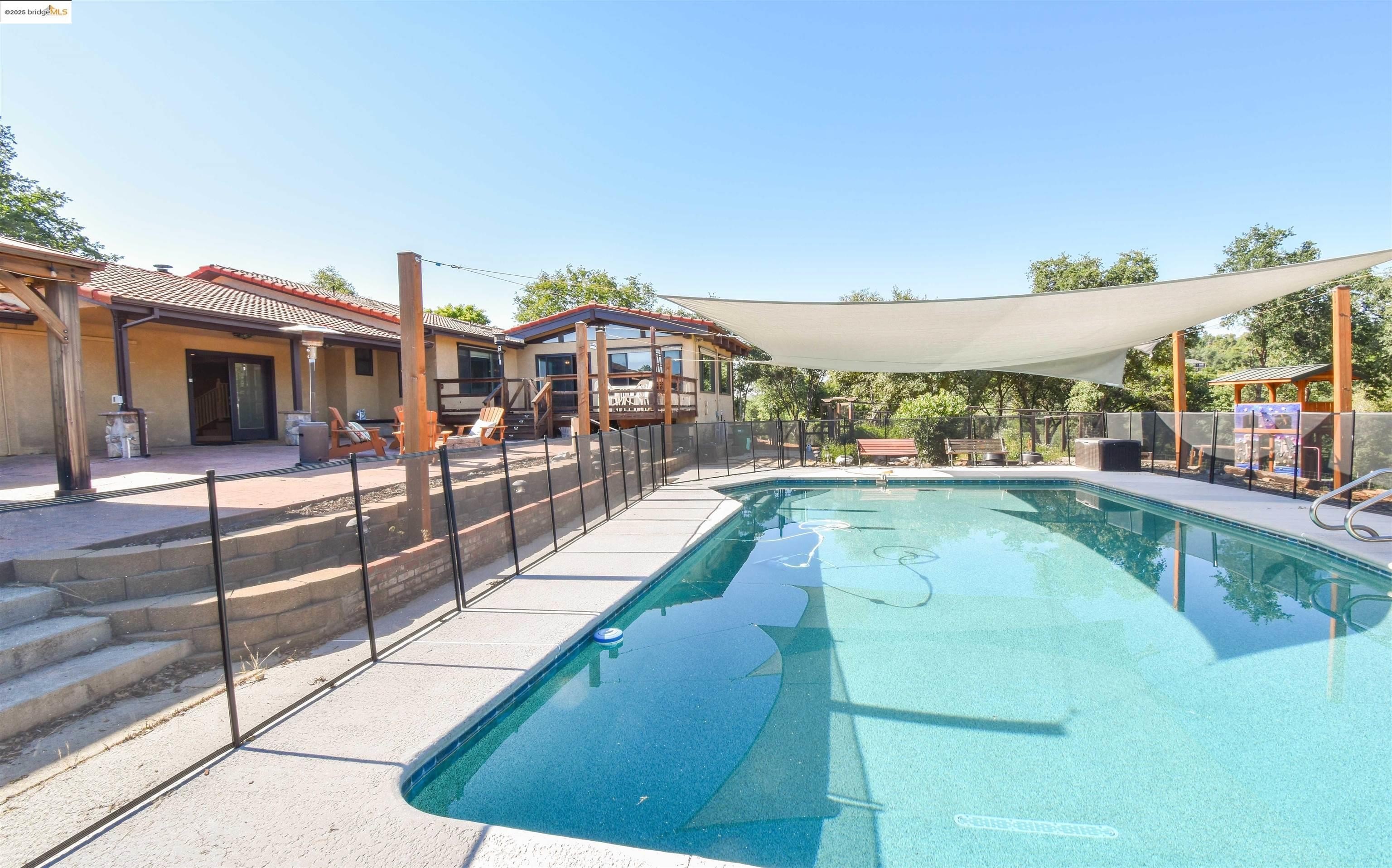 Sonora, California, 95370, United States, 4 Bedrooms Bedrooms, ,2 BathroomsBathrooms,Residential,For Sale,1934174