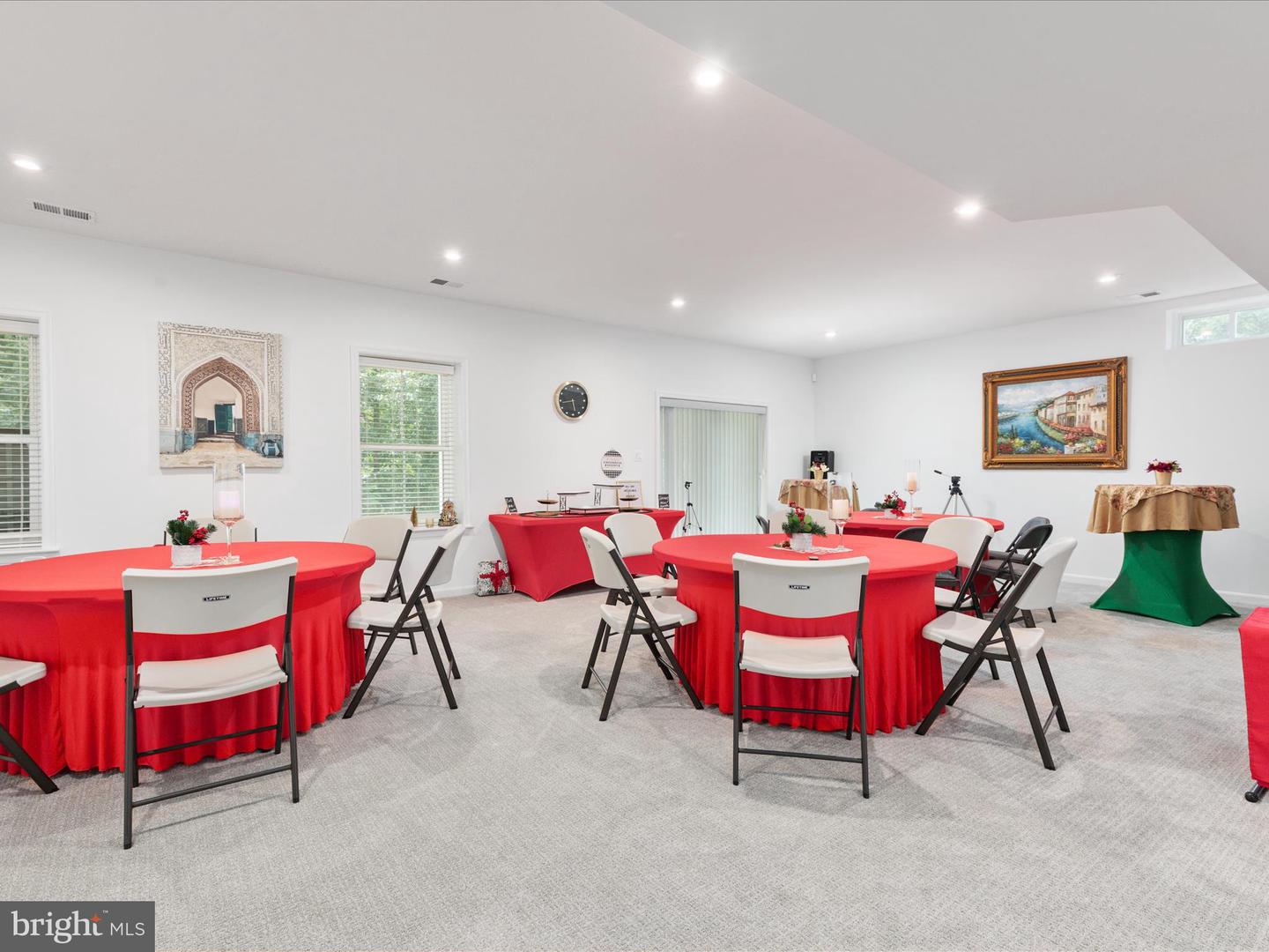 Winchester, Virginia, 22602, United States, 5 Bedrooms Bedrooms, ,5 BathroomsBathrooms,Residential,For Sale,1913787