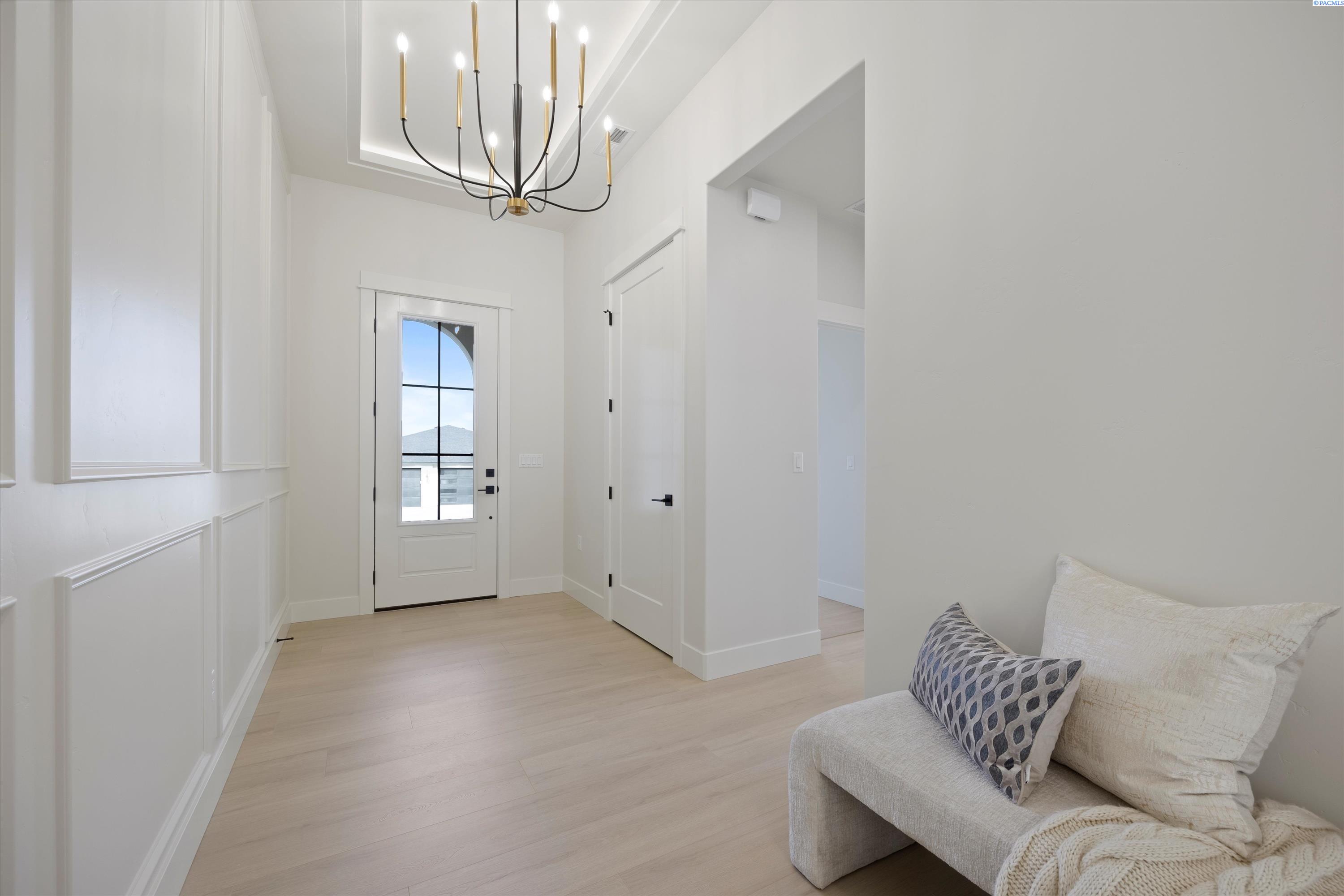 Richland, Washington, 99352, United States, 4 Bedrooms Bedrooms, ,3 BathroomsBathrooms,Residential,For Sale,1991503