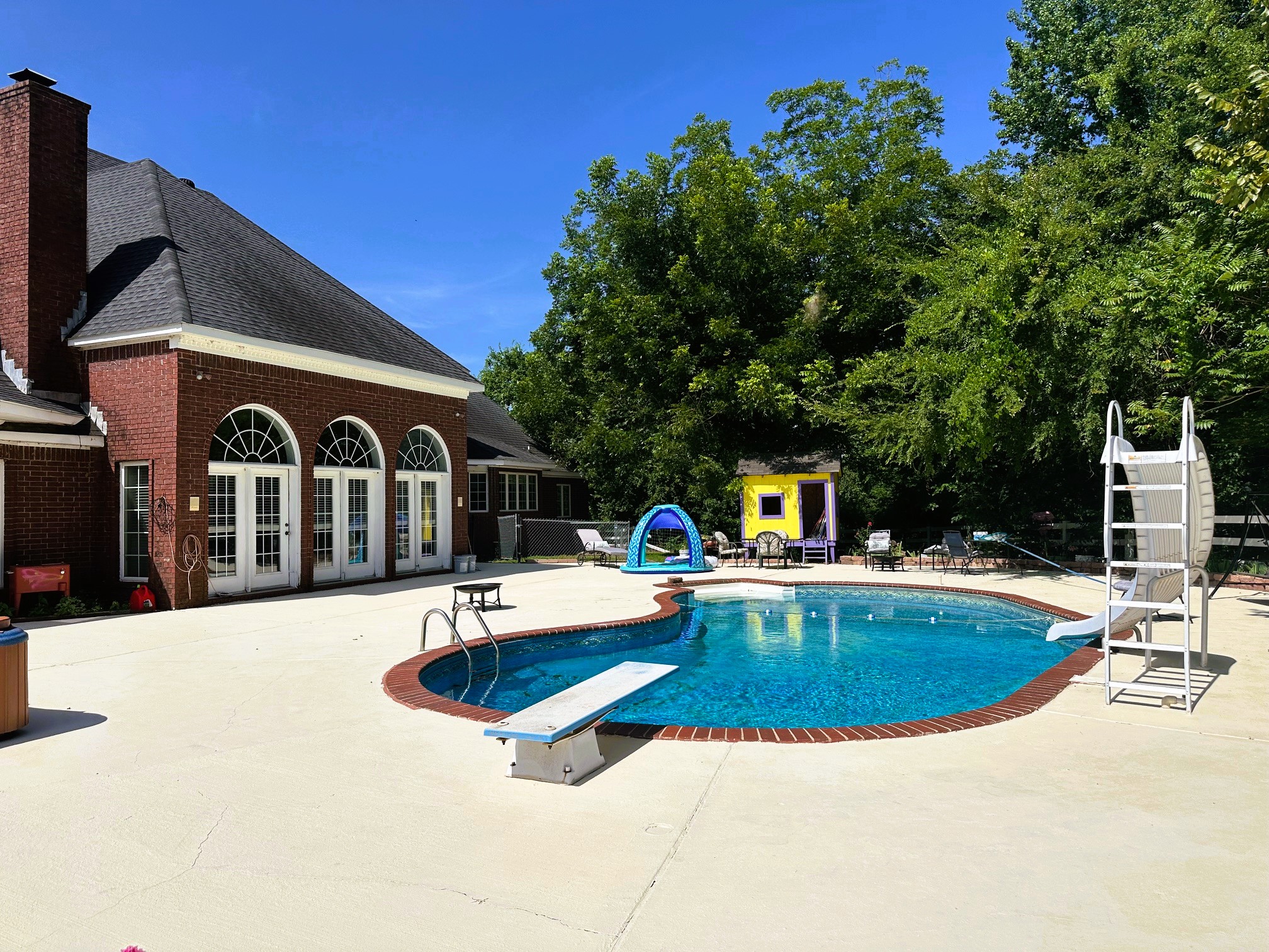 Clarksville, Arkansas, 72830, United States, 5 Bedrooms Bedrooms, ,4 BathroomsBathrooms,Residential,For Sale,1942523