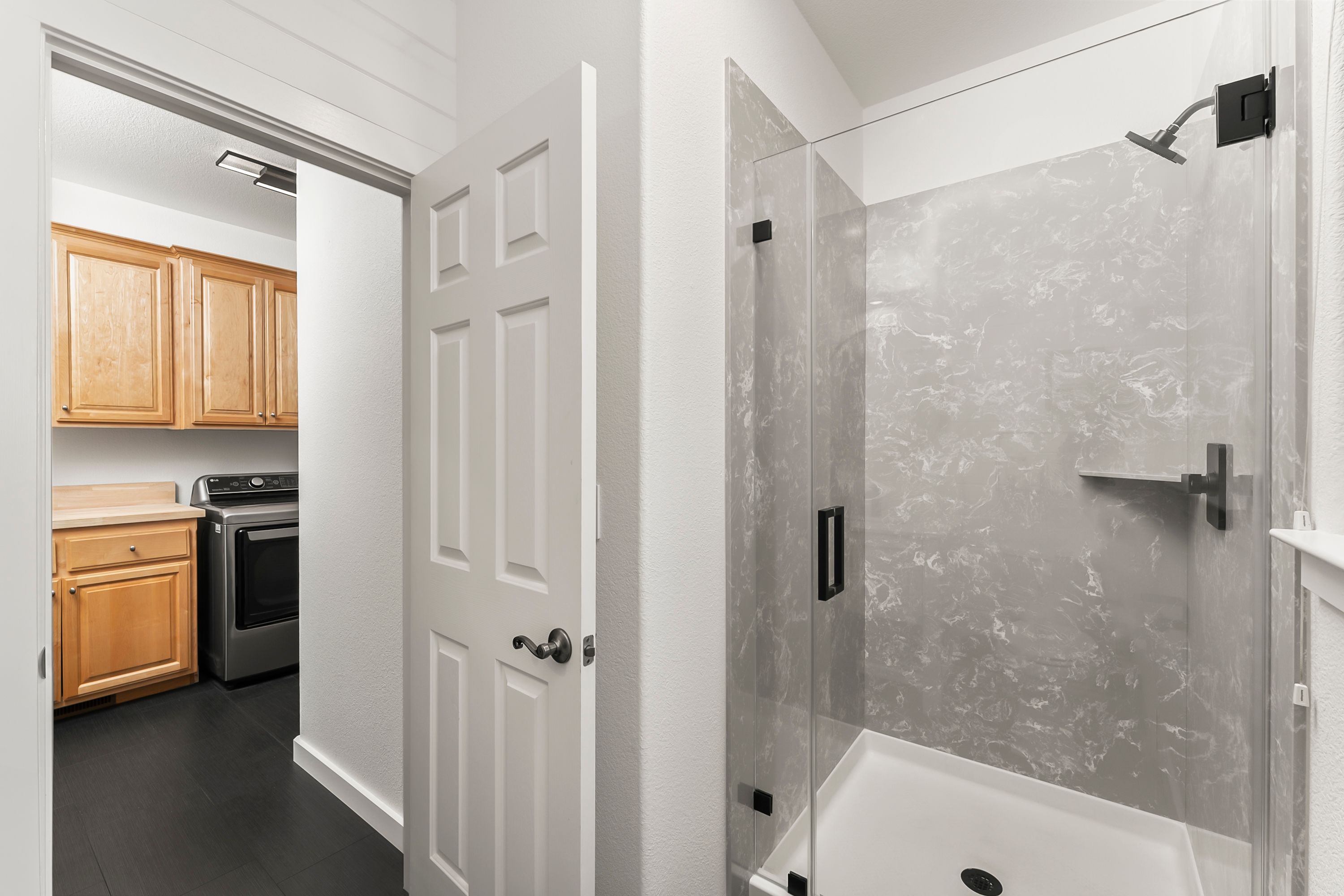  Thoughtfully Designed Living with Income Potential - 物件實景