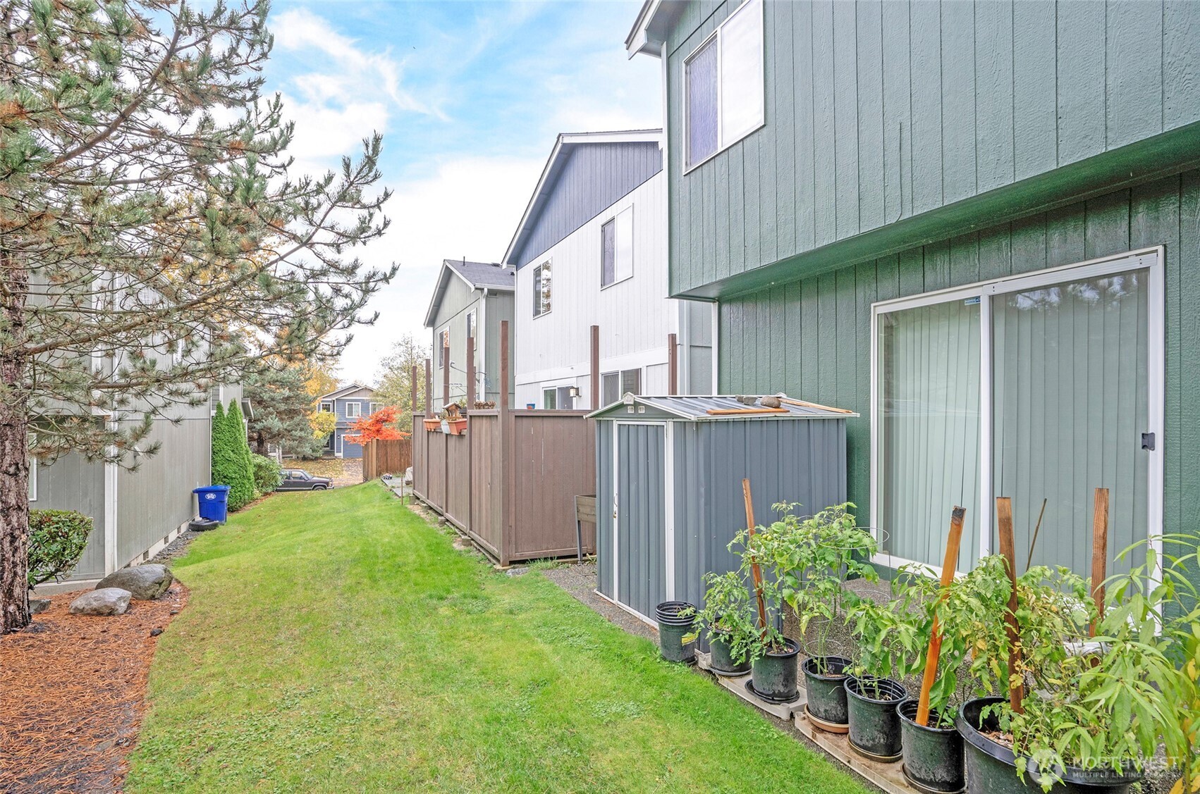 Puyallup, Washington, 98375, United States, 3 Bedrooms Bedrooms, ,3 BathroomsBathrooms,Residential,For Sale,1989392