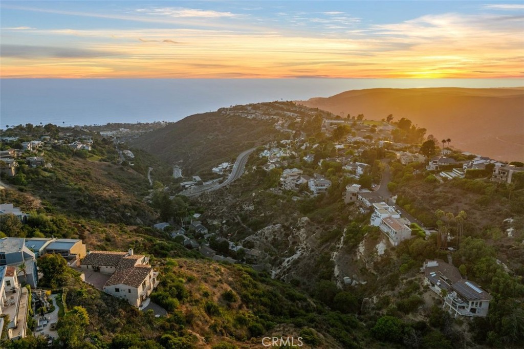 Laguna Beach, California, 92651, United States, 5 Bedrooms Bedrooms, ,6 BathroomsBathrooms,Residential,For Sale,1908512