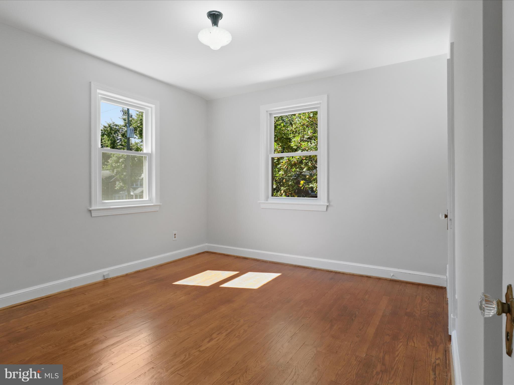 Arlington, Virginia, 22207, United States, 3 Bedrooms Bedrooms, ,3 BathroomsBathrooms,Residential,For Sale,1979007