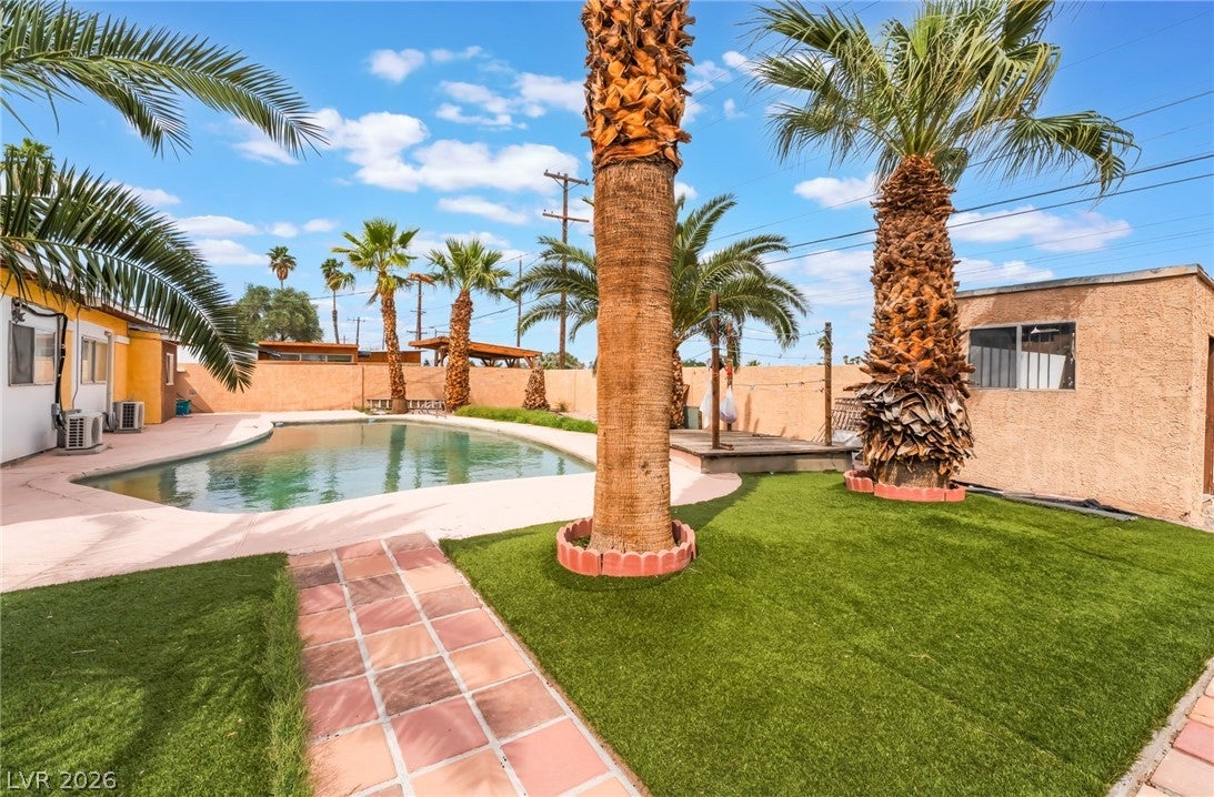 Las Vegas, Nevada, 89104, United States, 6 Bedrooms Bedrooms, ,2 BathroomsBathrooms,Residential,For Sale,2048974