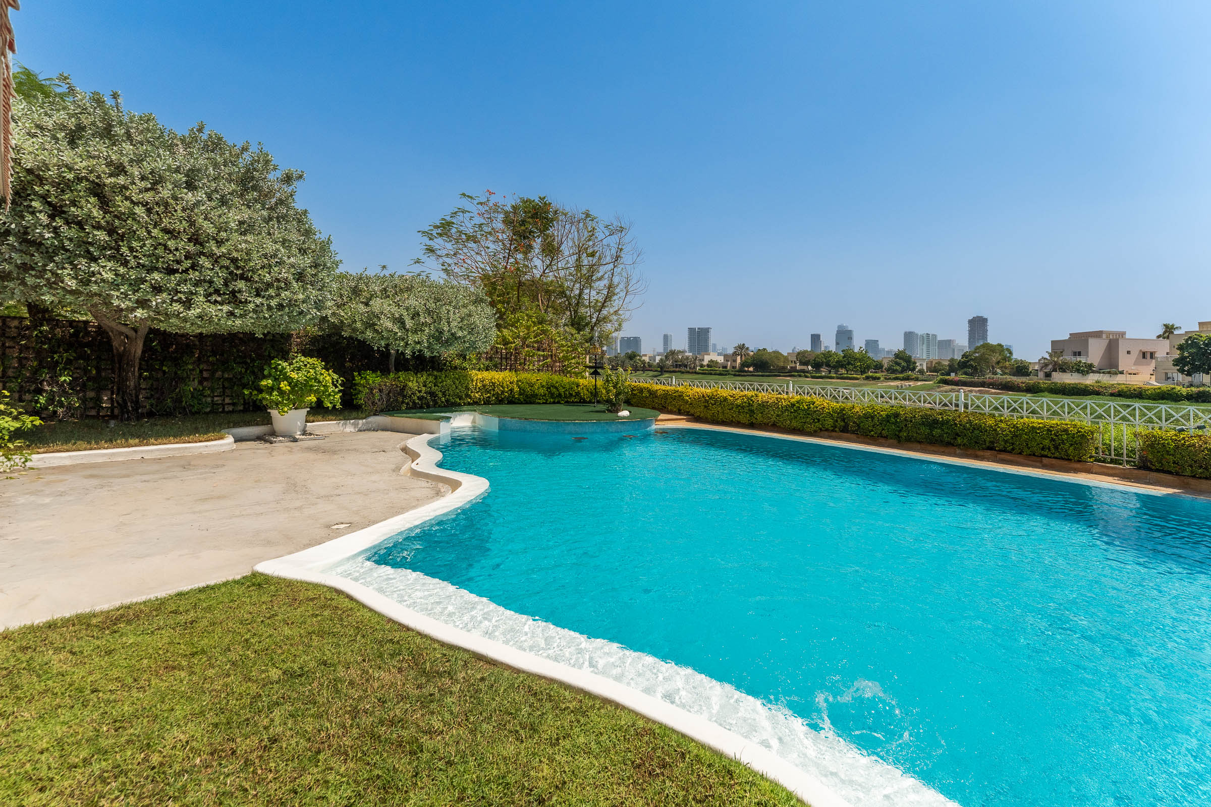  Lake-Facing Villa on Large Plot in The Meadows - 物件實景