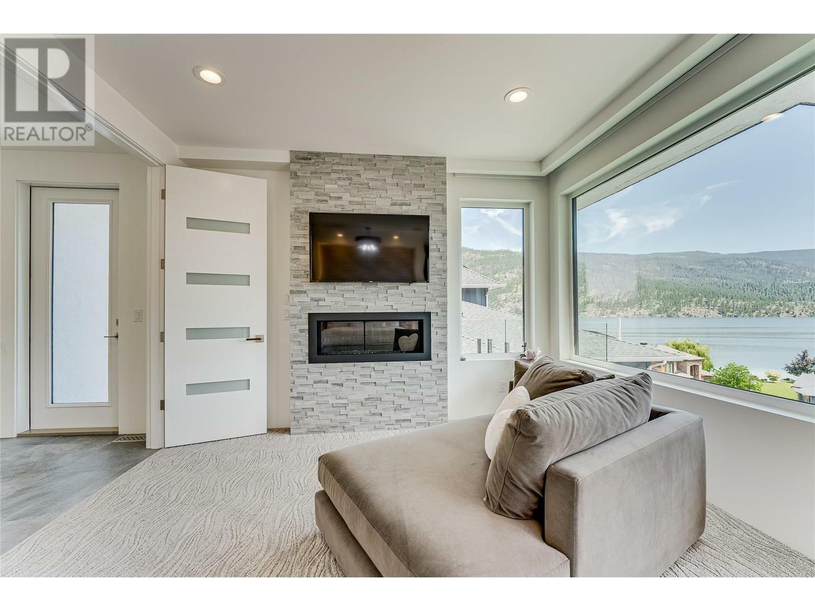 LAKE COUNTRY, British Columbia, V4V 2G2, CA, 4 Bedrooms Bedrooms, ,3 BathroomsBathrooms,Residential,For Sale,1859669