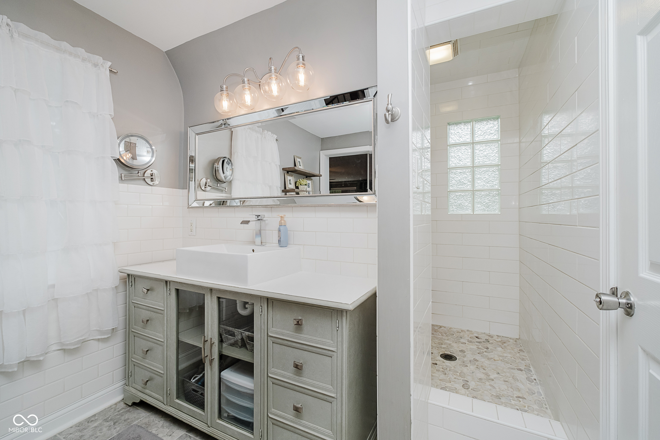 Indianapolis, Indiana, 46208, United States, 4 Bedrooms Bedrooms, ,4 BathroomsBathrooms,Residential,For Sale,1979379