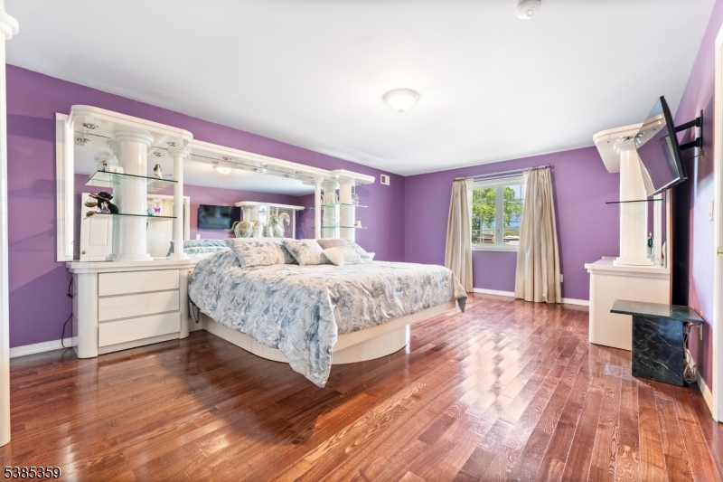 Wayne Twp., New Jersey, 07470, United States, 5 Bedrooms Bedrooms, ,3 BathroomsBathrooms,Residential,For Sale,1947958