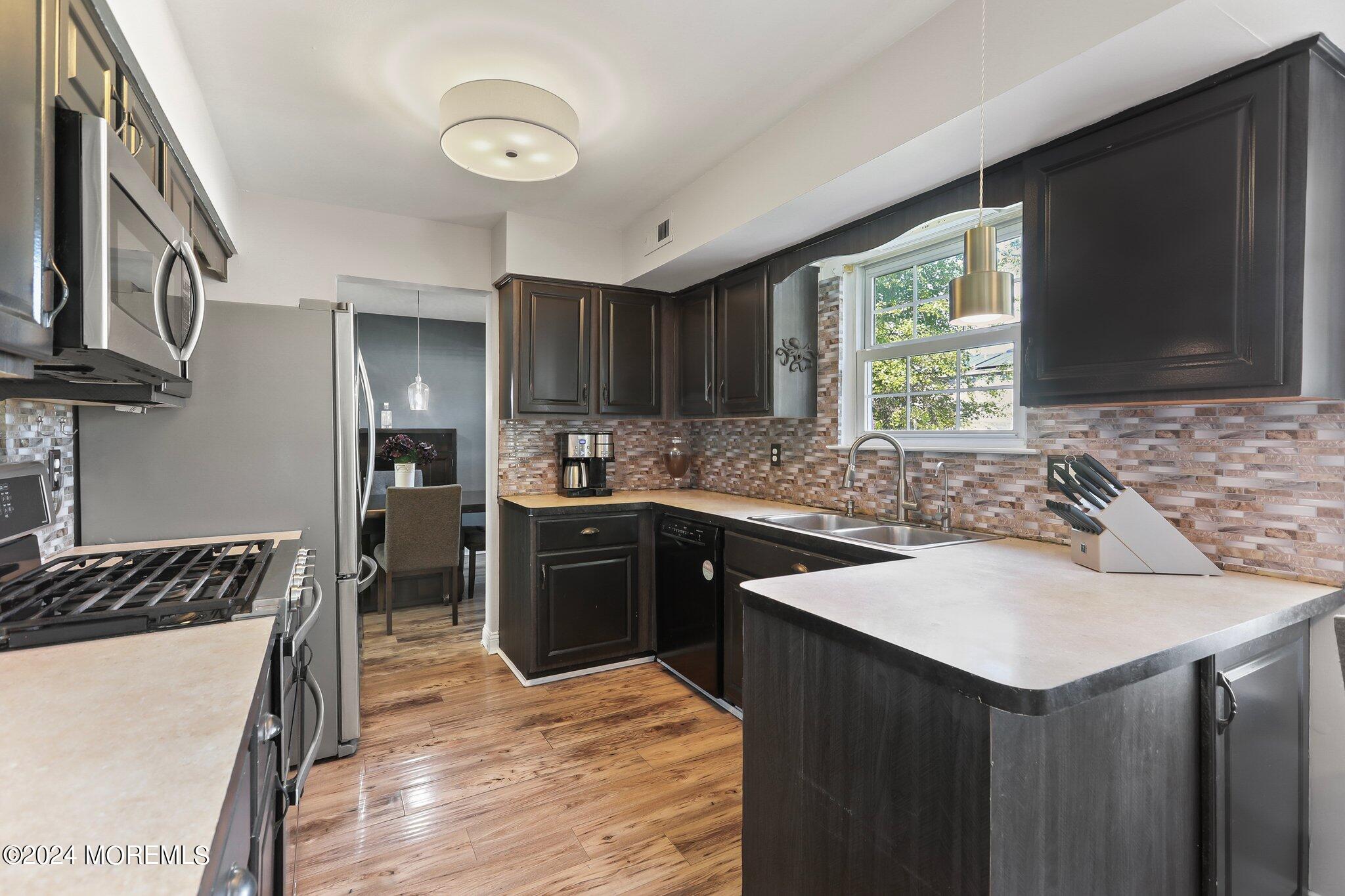 Howell, New Jersey, 07731, United States, 4 Bedrooms Bedrooms, ,3 BathroomsBathrooms,Residential,For Sale,1928001